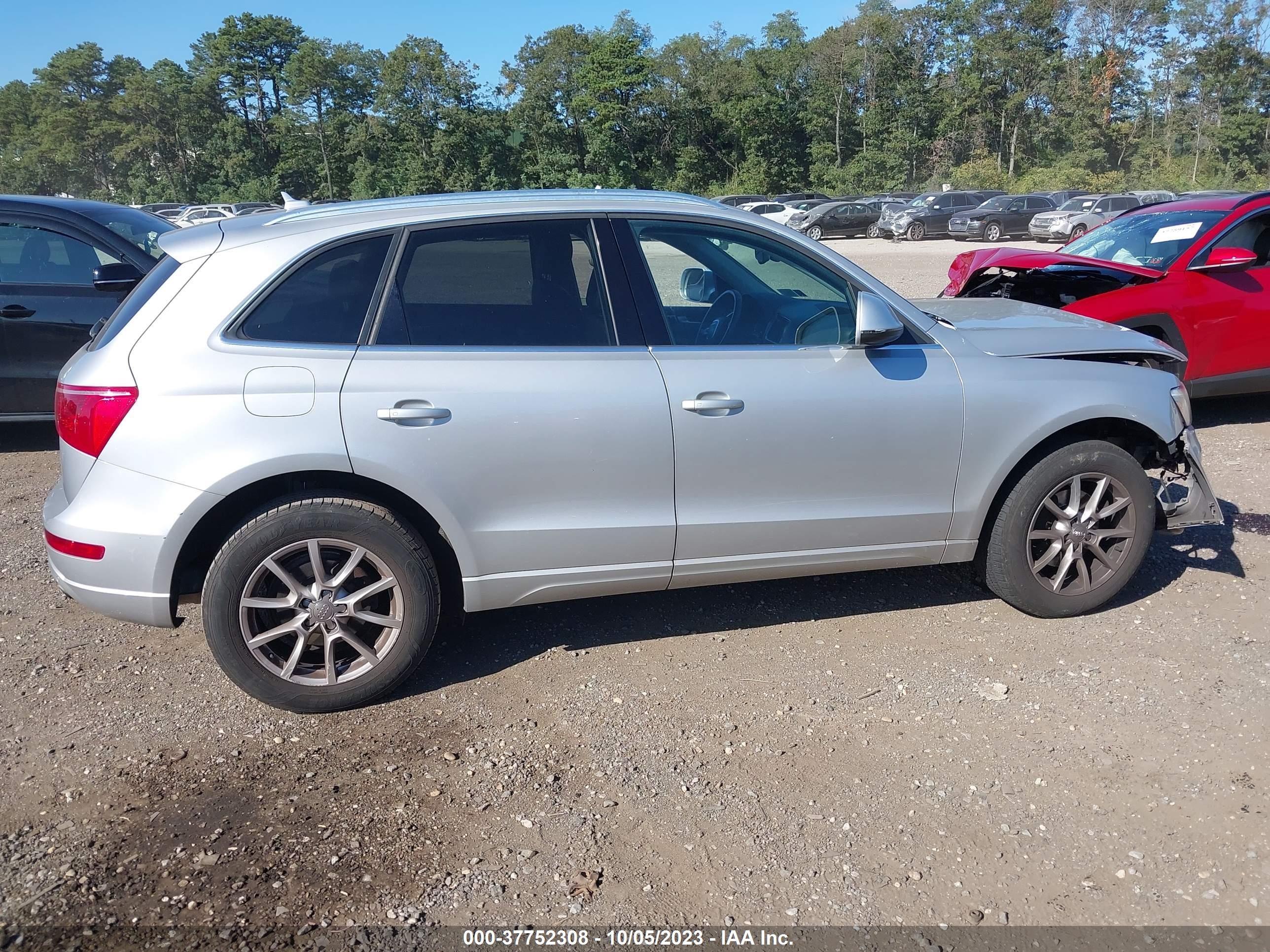 Photo 12 VIN: WA1LFAFP4BA045486 - AUDI Q5 