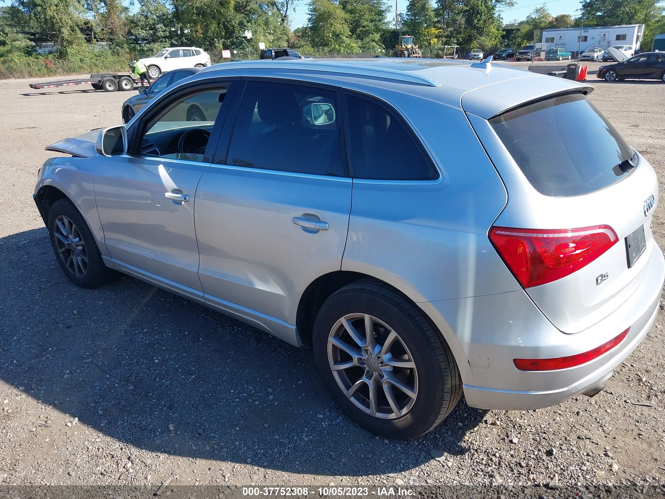 Photo 2 VIN: WA1LFAFP4BA045486 - AUDI Q5 