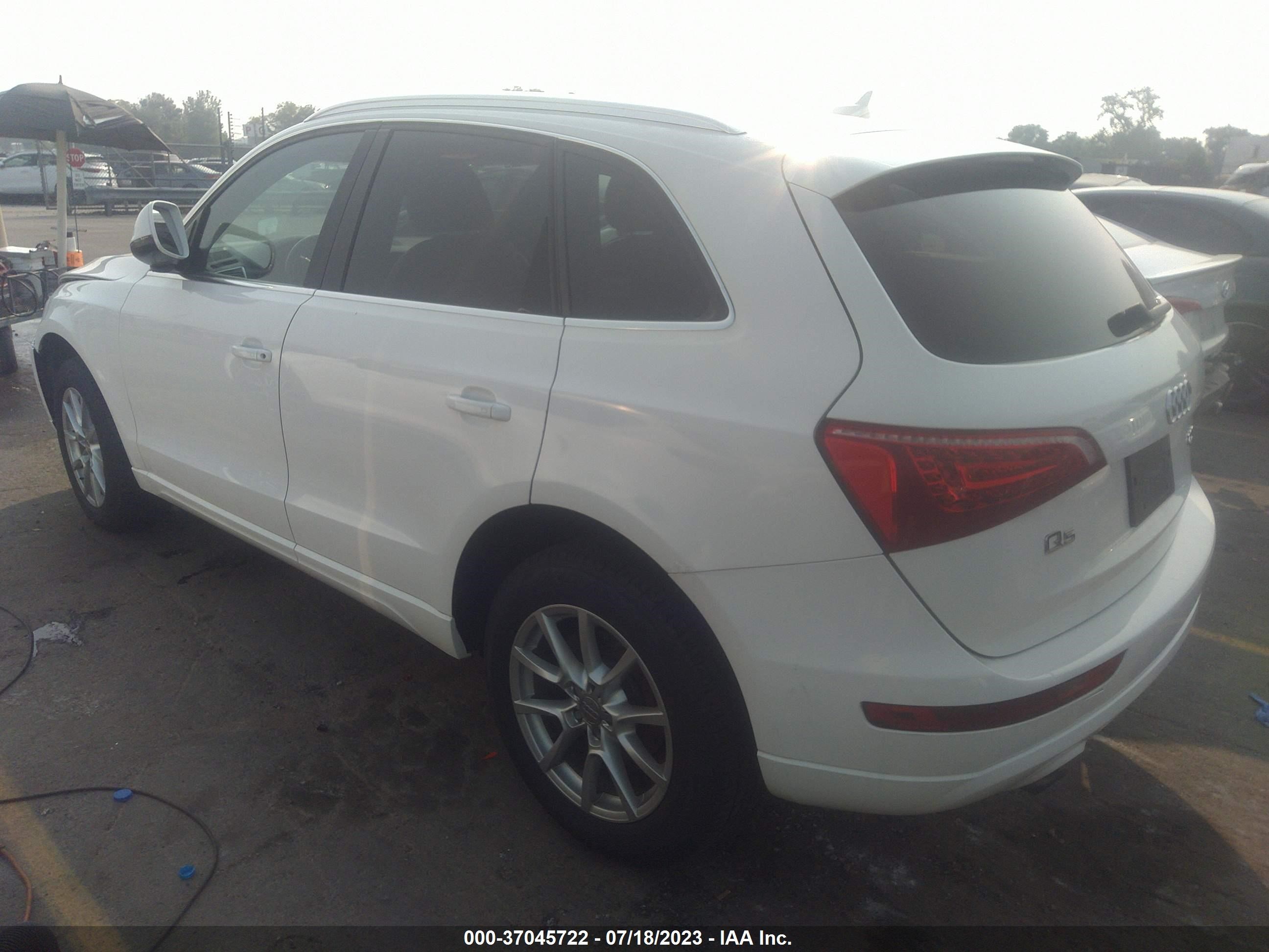 Photo 2 VIN: WA1LFAFP5CA006679 - AUDI Q5 