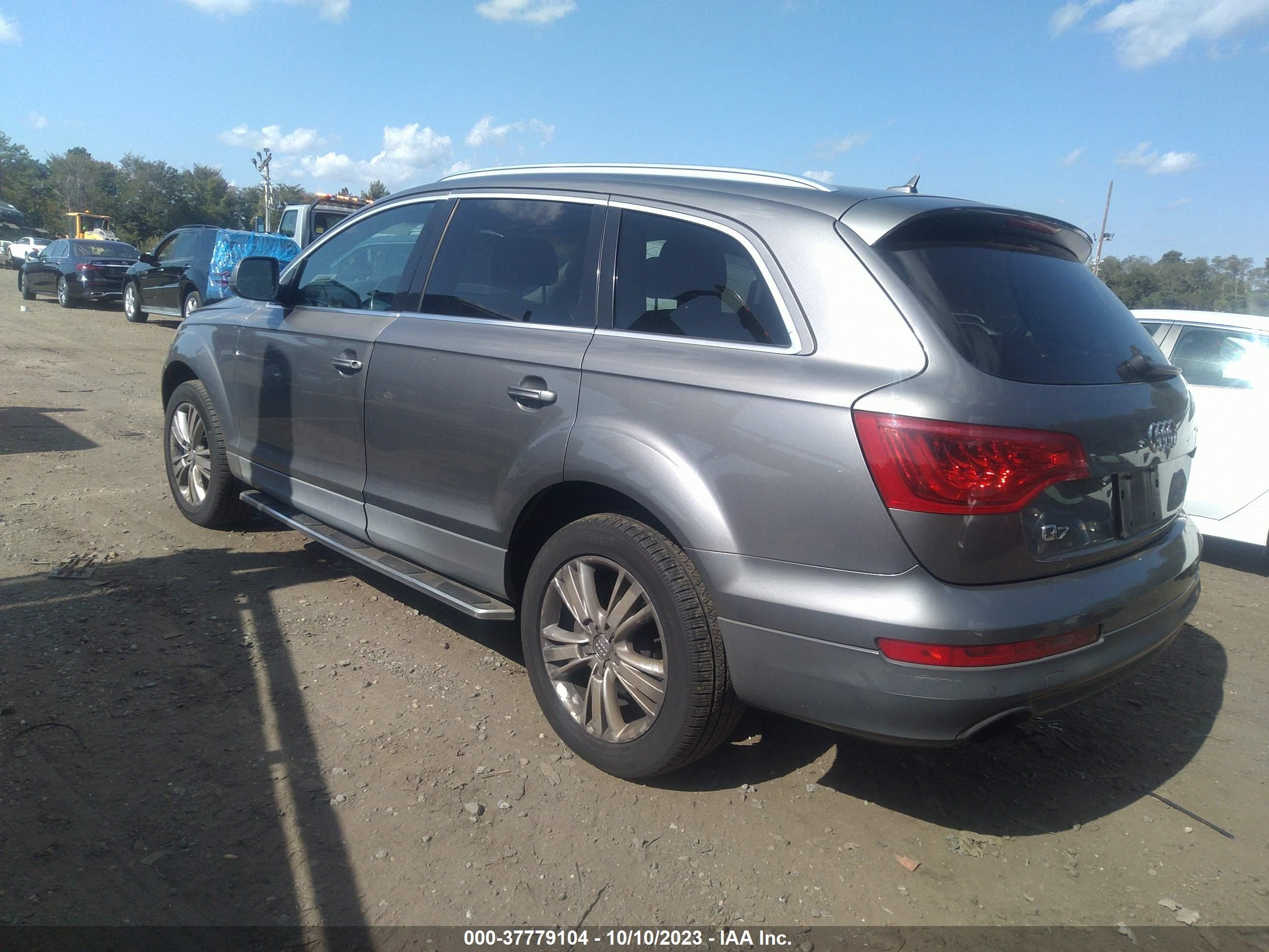 Photo 2 VIN: WA1LGAFE1BD001603 - AUDI Q7 