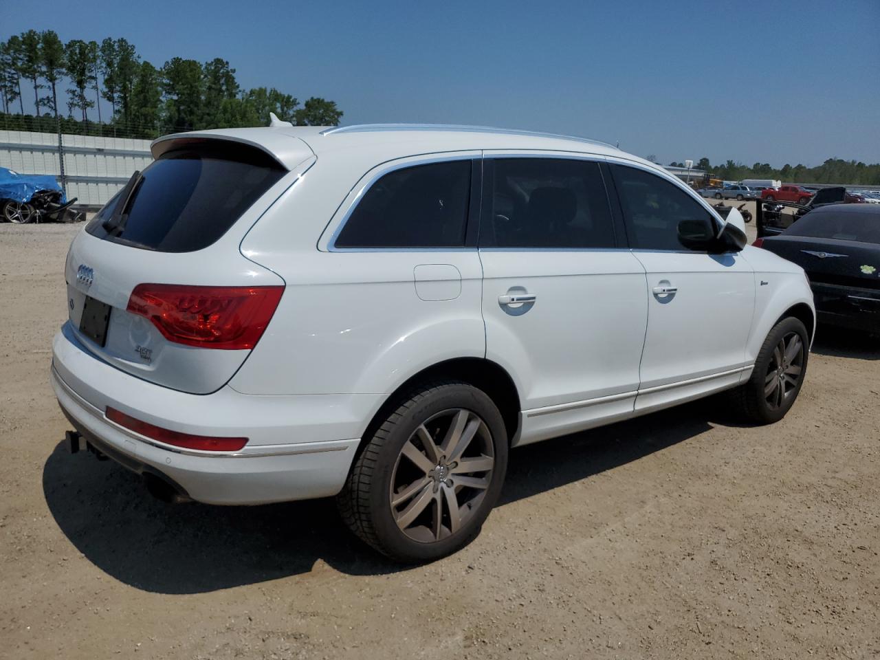 Photo 2 VIN: WA1LGAFE7ED018670 - AUDI Q7 