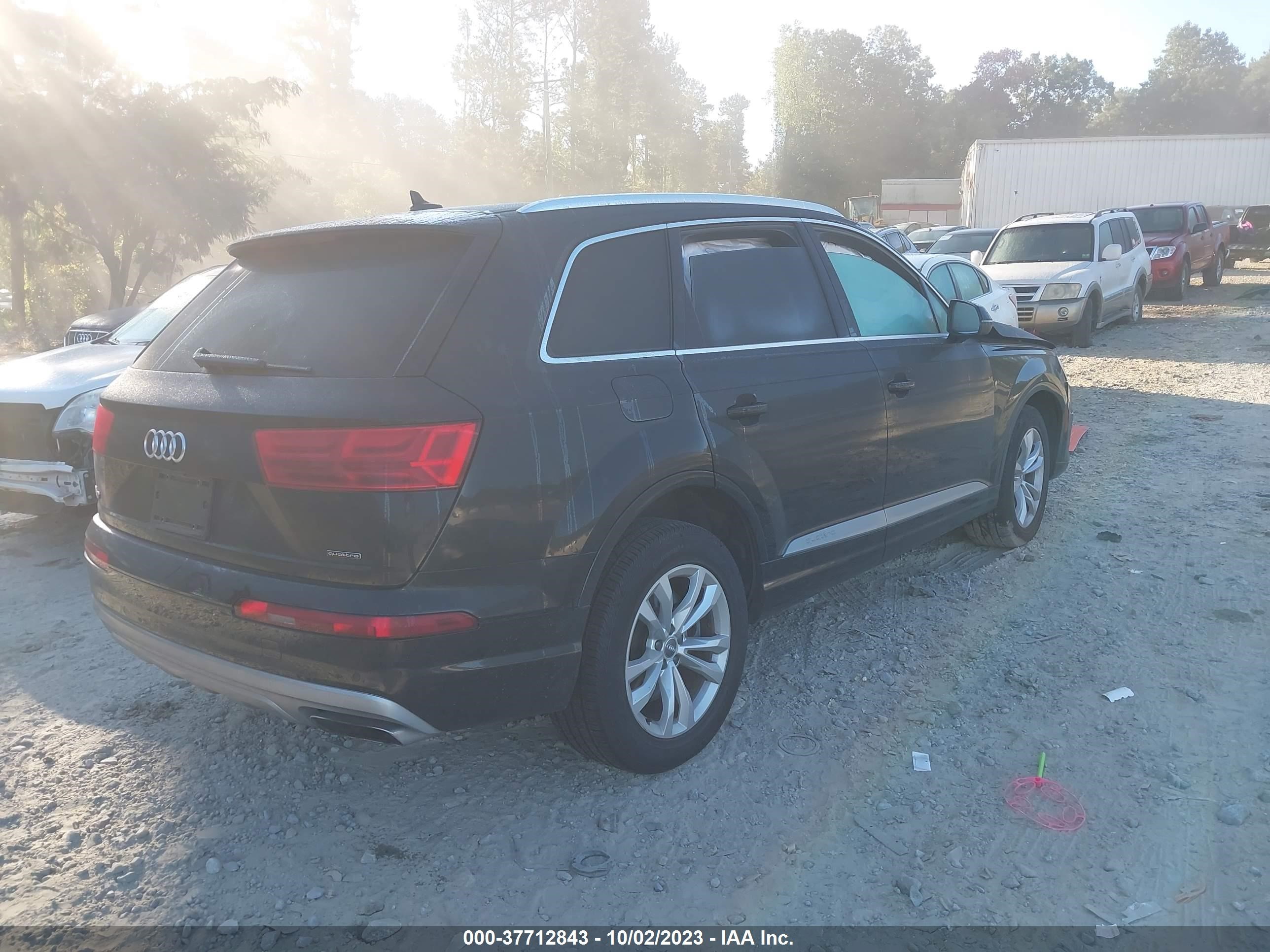 Photo 3 VIN: WA1LHAF73JD052758 - AUDI Q7 