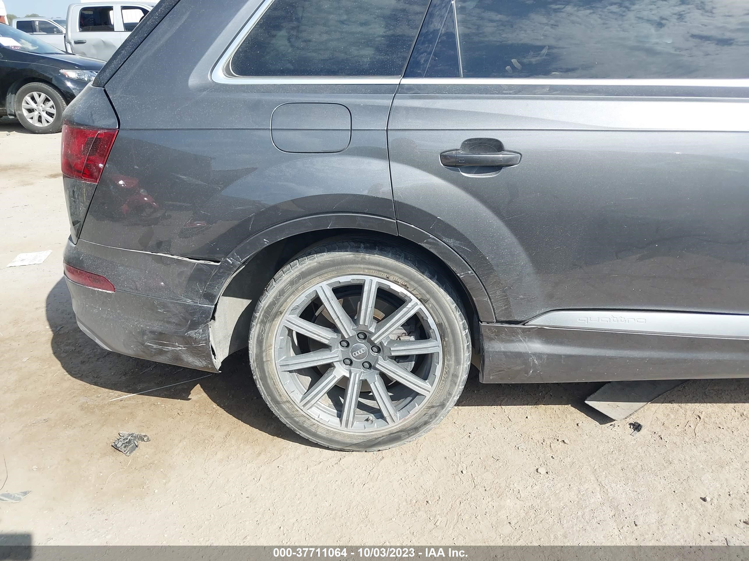 Photo 5 VIN: WA1LHAF78JD044946 - AUDI Q7 