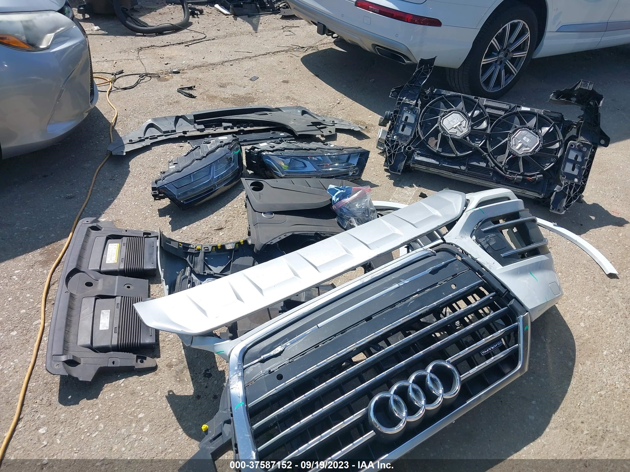 Photo 11 VIN: WA1LHBF70KD041790 - AUDI Q7 