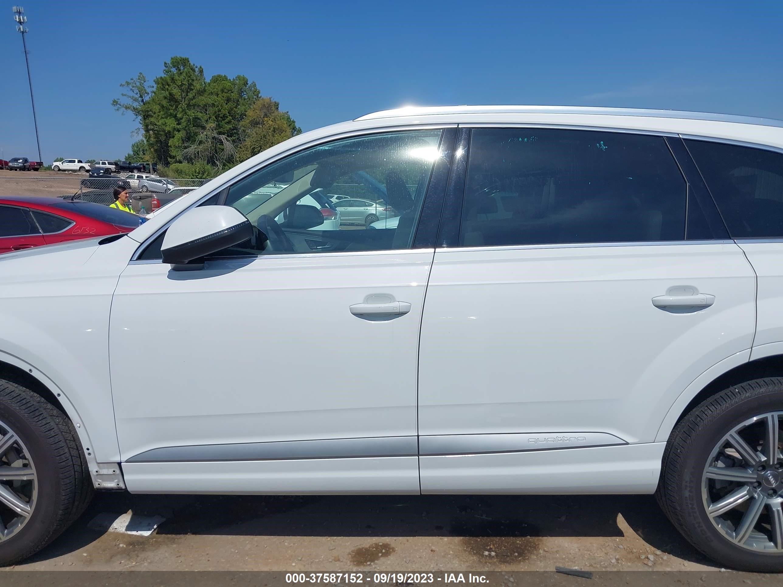 Photo 14 VIN: WA1LHBF70KD041790 - AUDI Q7 