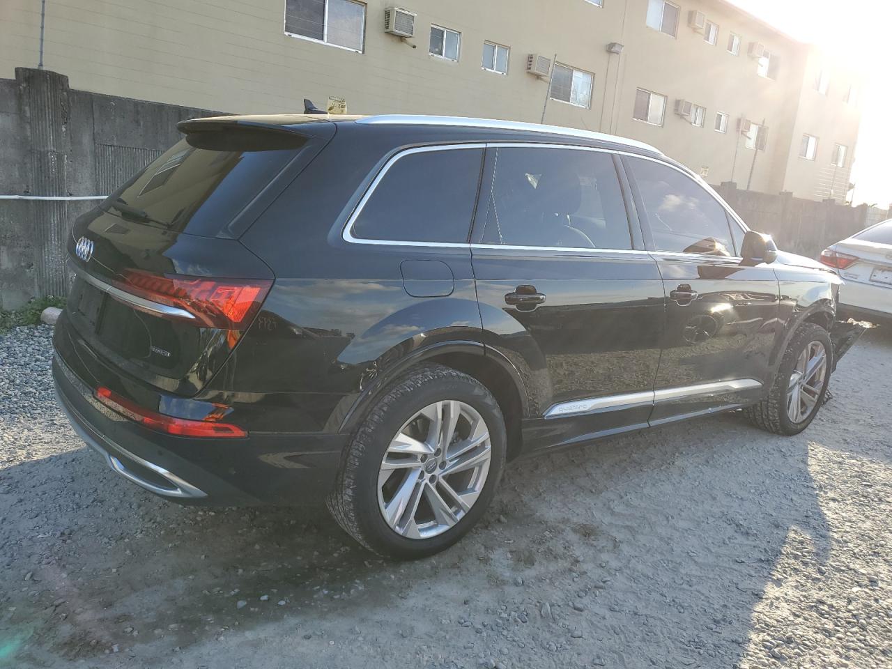 Photo 2 VIN: WA1LJAF77MD011946 - AUDI Q7 