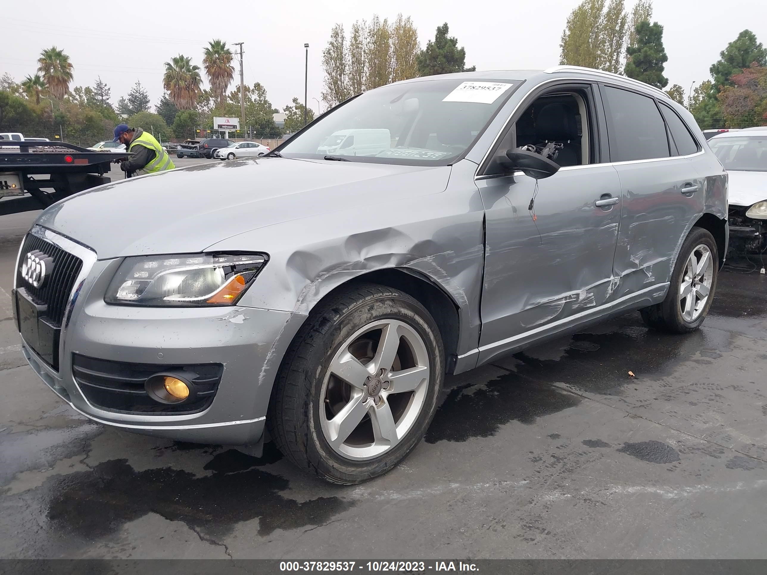 Photo 1 VIN: WA1LKAFP1AA079377 - AUDI Q5 