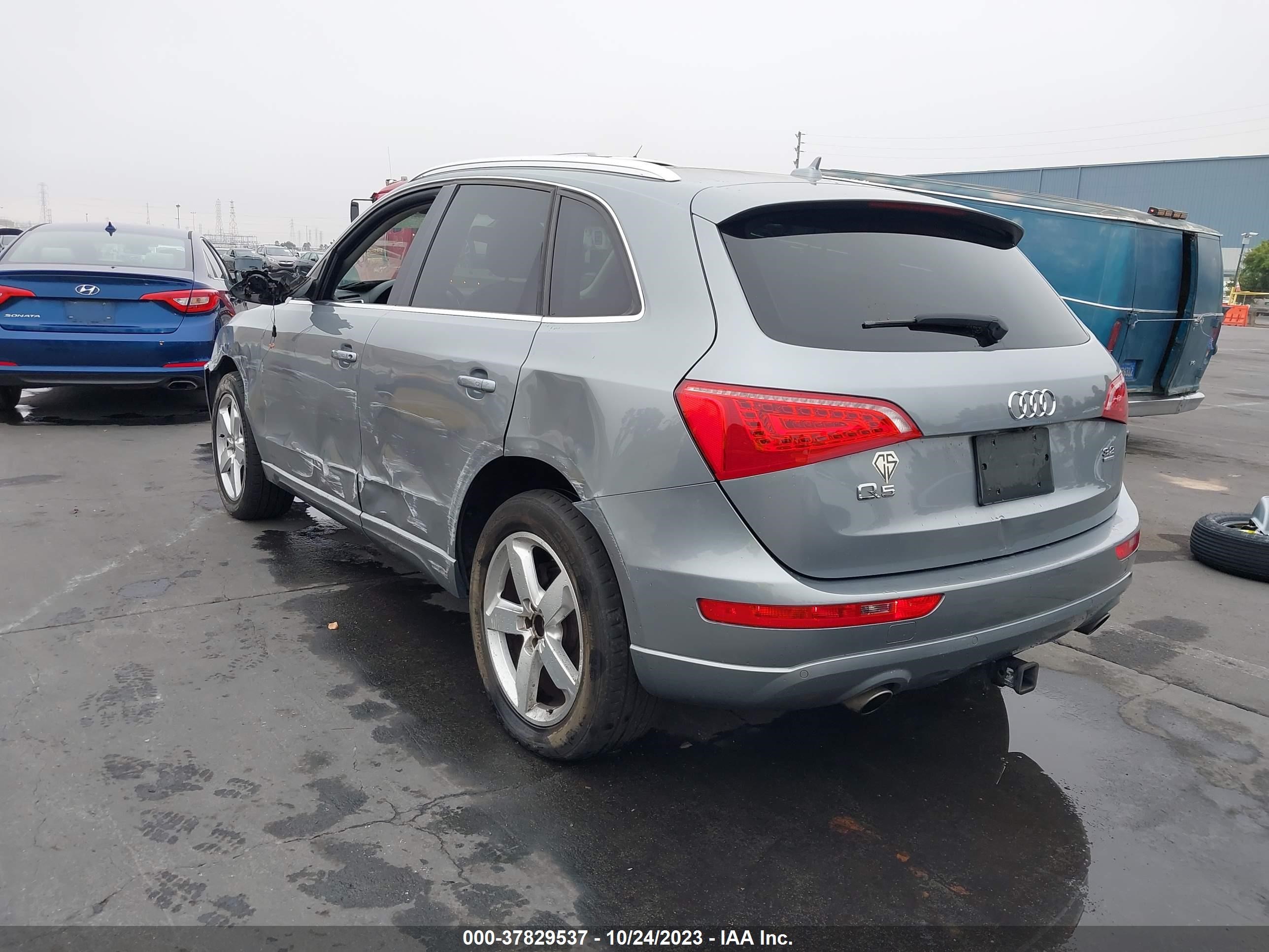 Photo 2 VIN: WA1LKAFP1AA079377 - AUDI Q5 