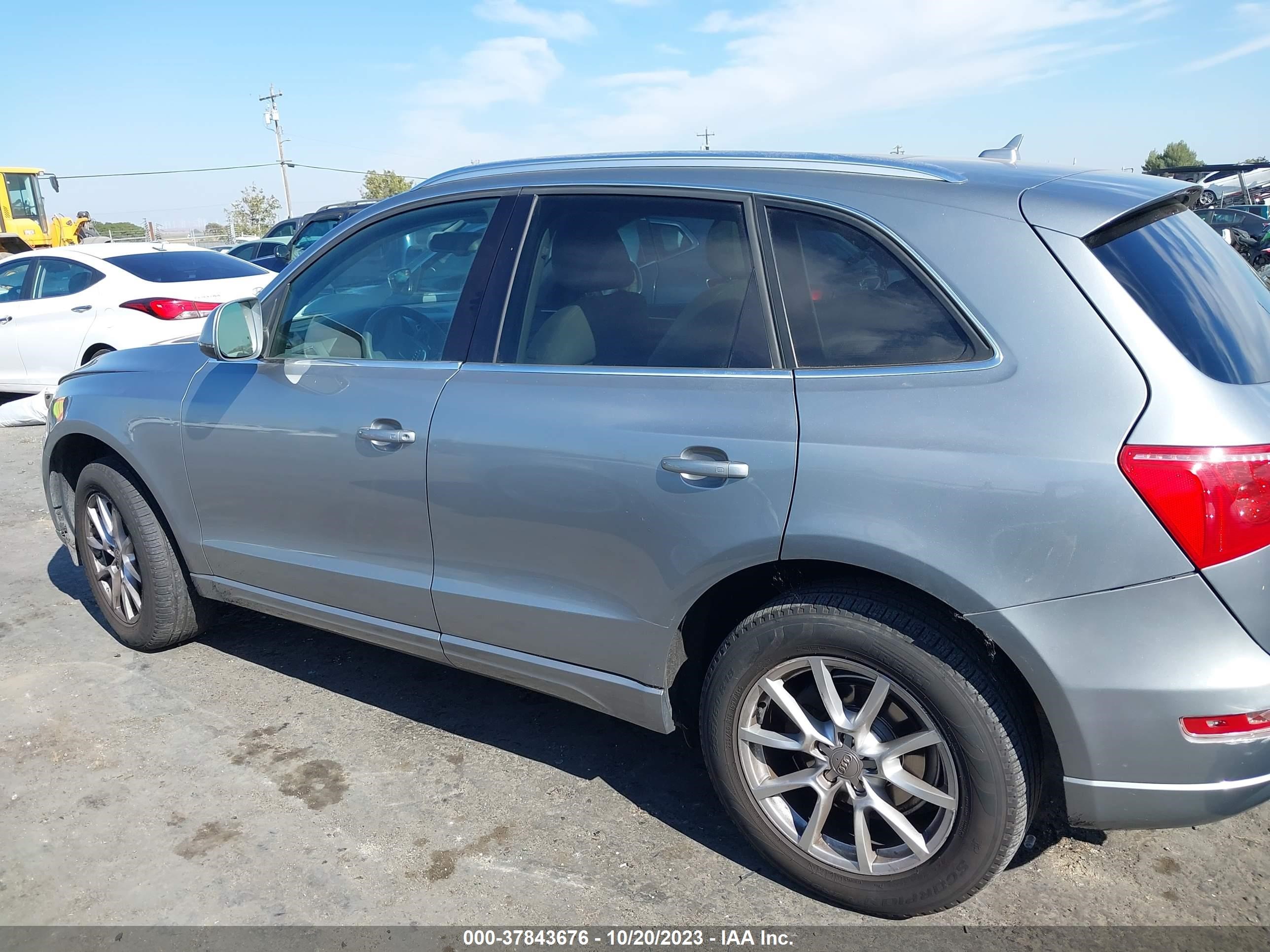 Photo 13 VIN: WA1LKAFP2AA055430 - AUDI Q5 