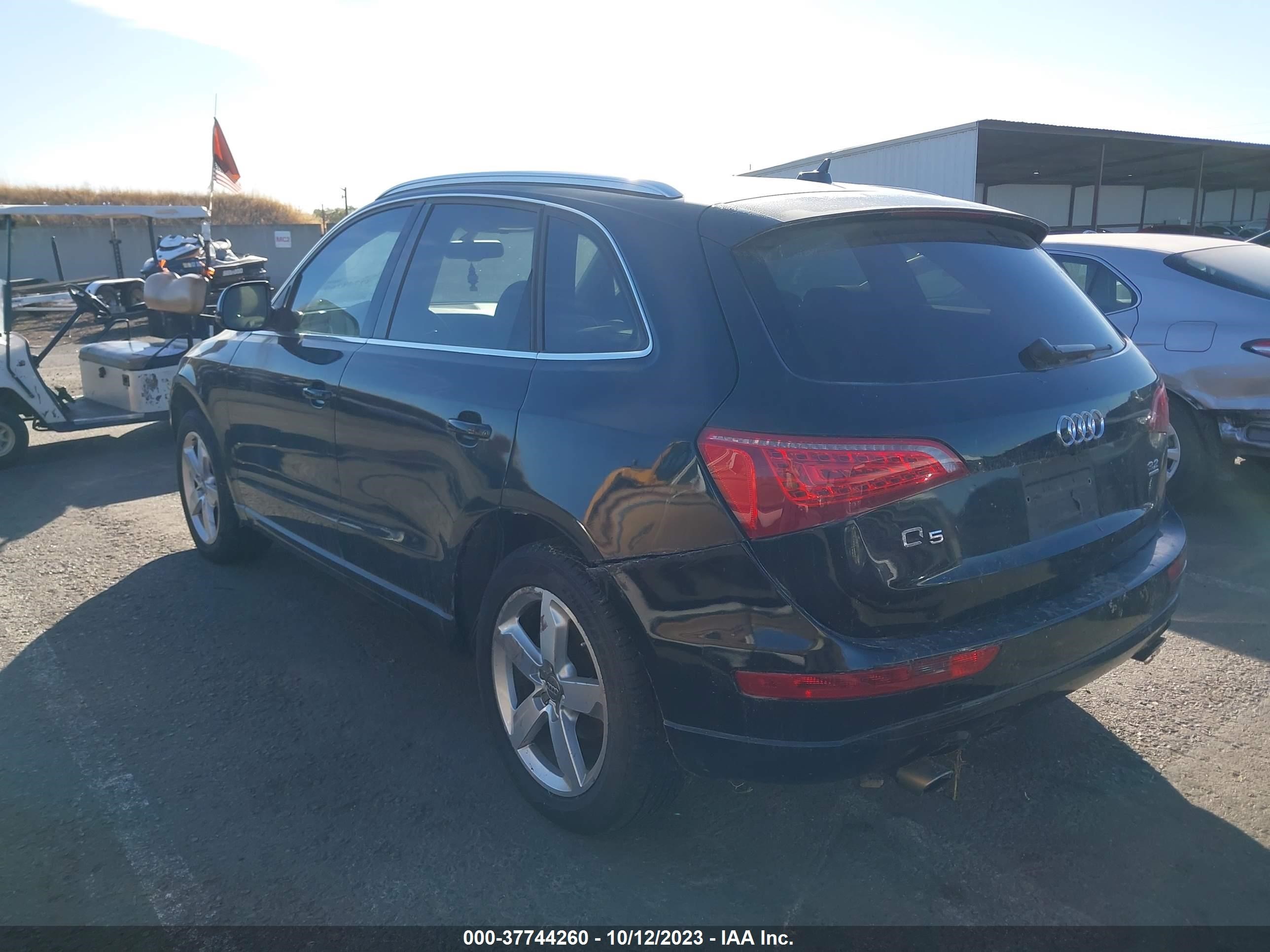 Photo 2 VIN: WA1LKAFP3AA064198 - AUDI Q5 