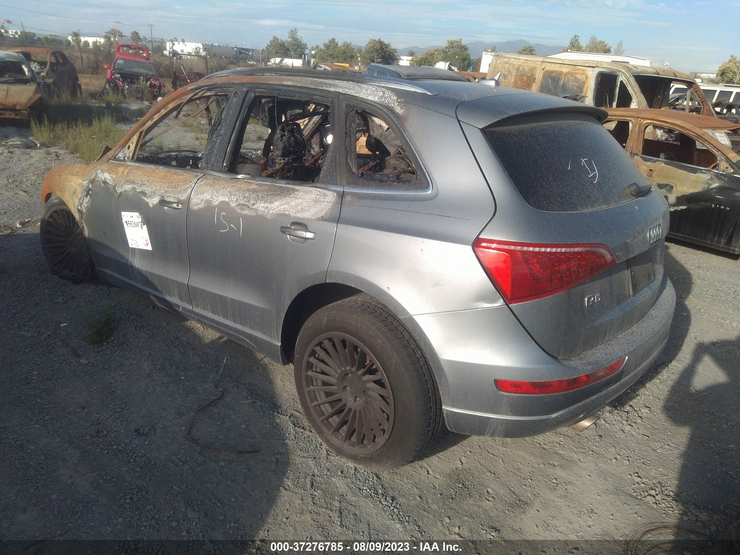 Photo 2 VIN: WA1LKAFP4AA093354 - AUDI Q5 