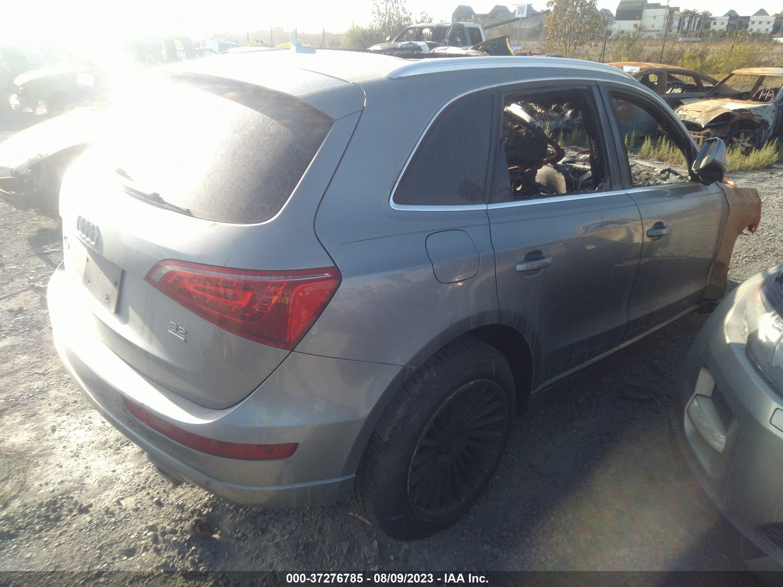 Photo 3 VIN: WA1LKAFP4AA093354 - AUDI Q5 