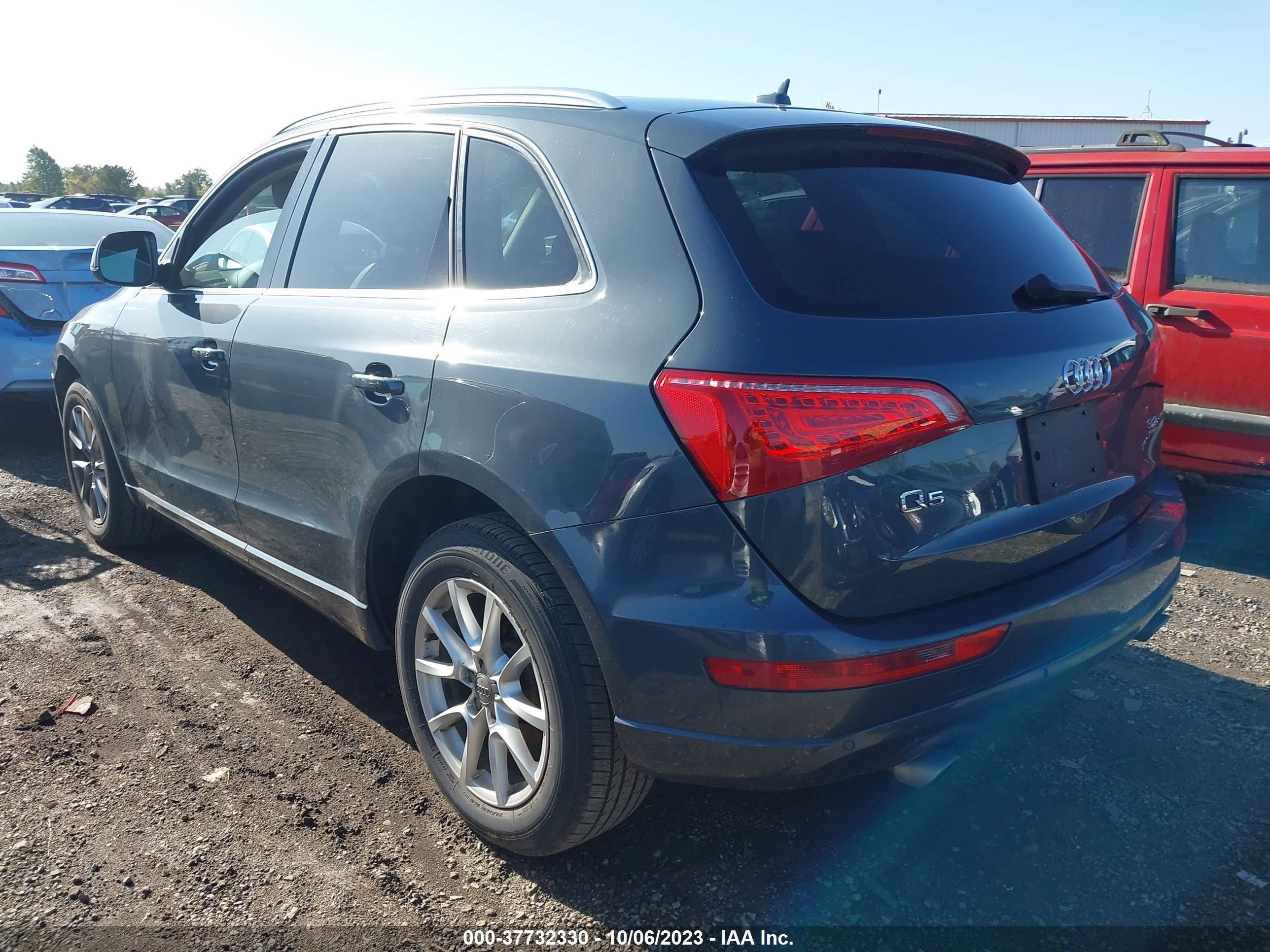 Photo 2 VIN: WA1LKAFP4AA111741 - AUDI Q5 