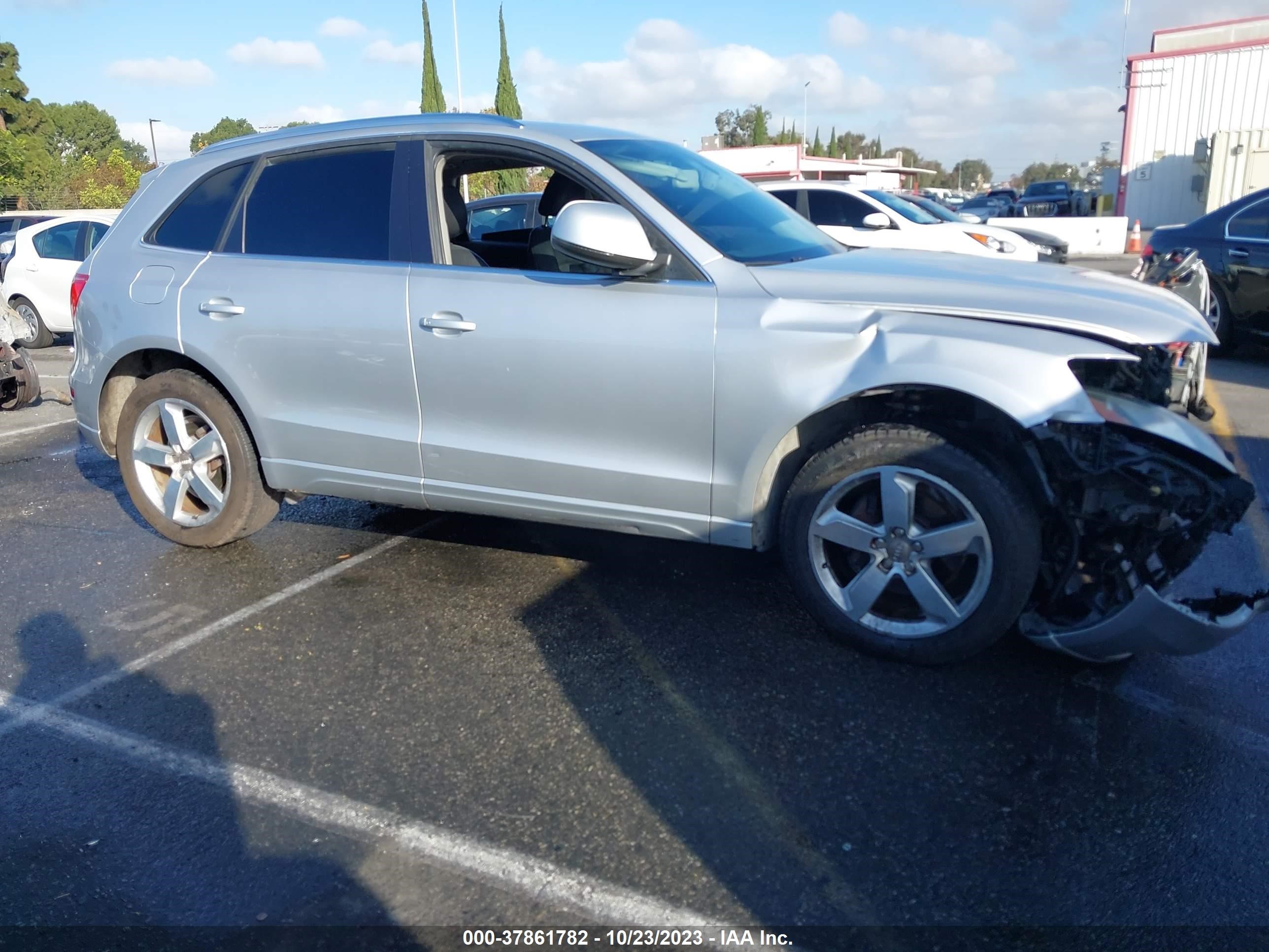 Photo 12 VIN: WA1LKAFP5AA101753 - AUDI Q5 