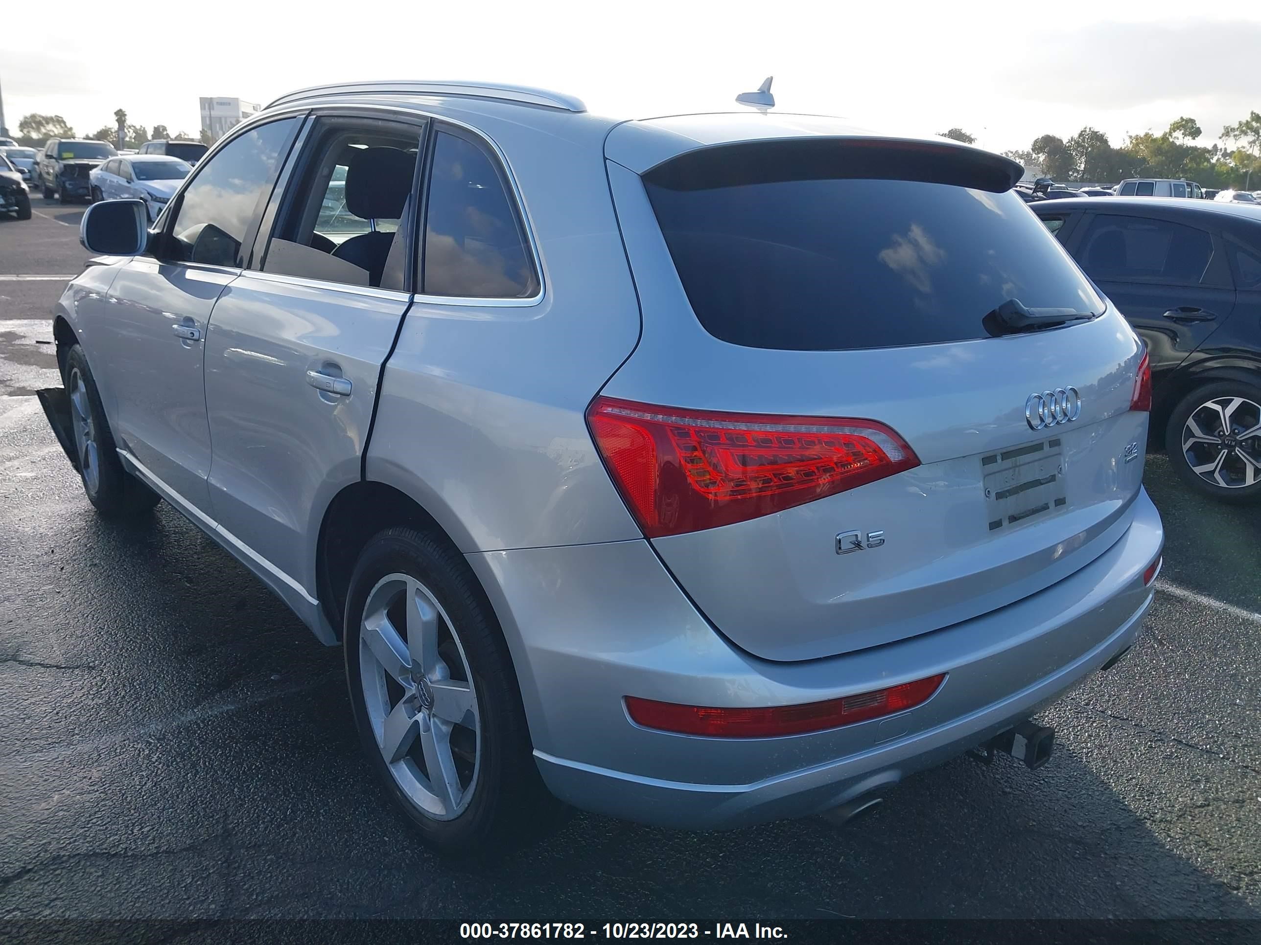 Photo 2 VIN: WA1LKAFP5AA101753 - AUDI Q5 