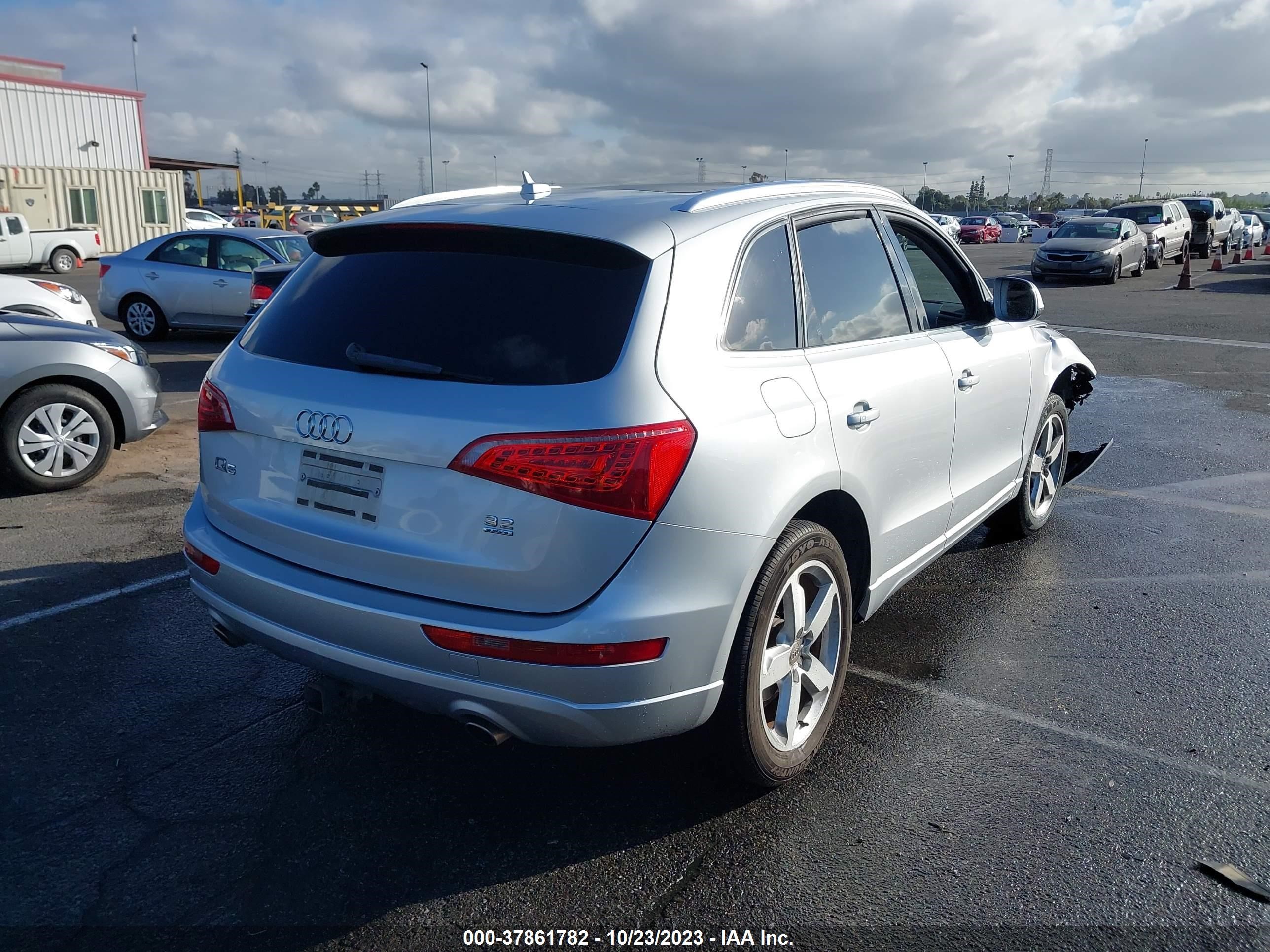 Photo 3 VIN: WA1LKAFP5AA101753 - AUDI Q5 