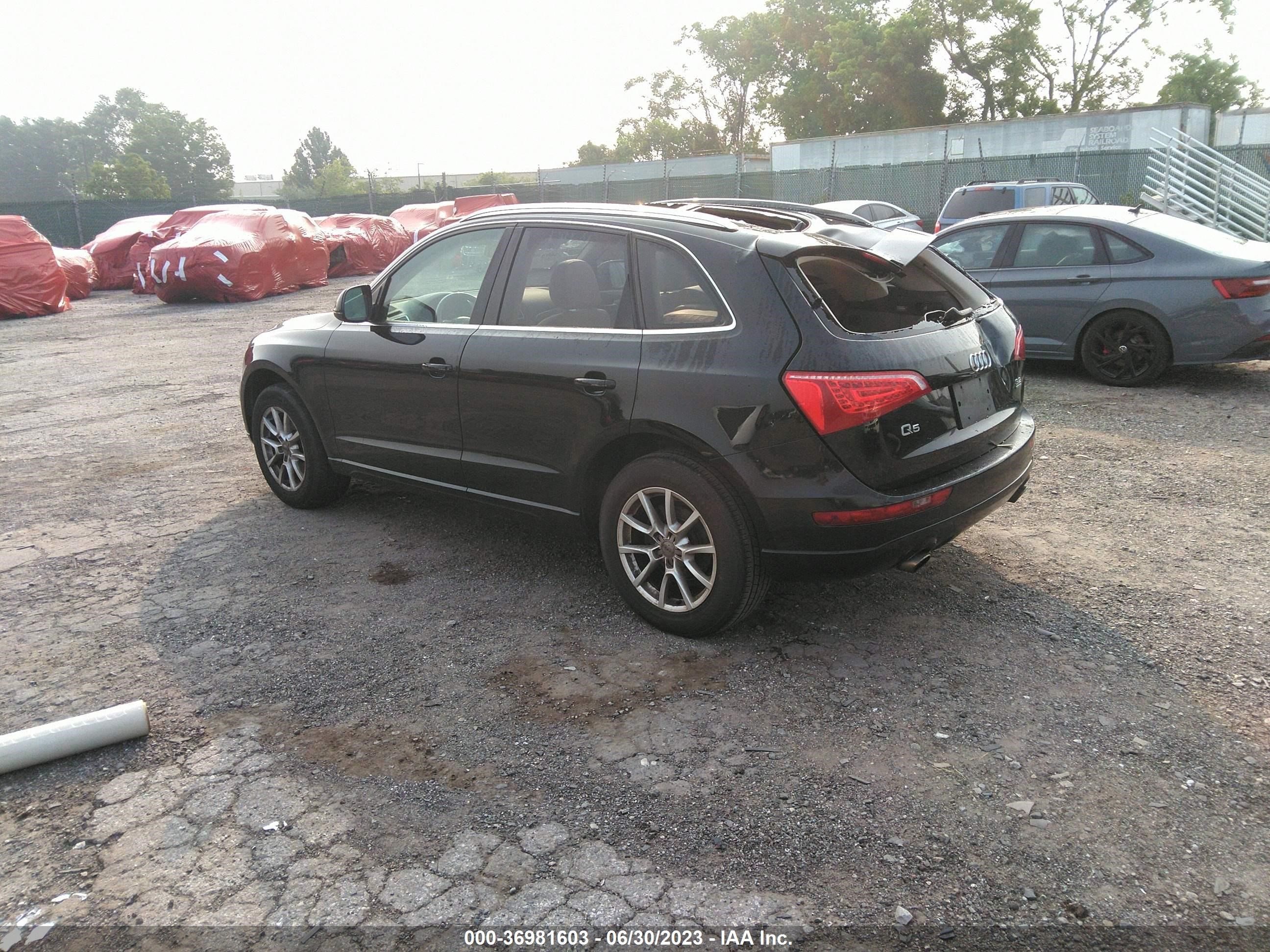 Photo 2 VIN: WA1LKAFP8AA099805 - AUDI Q5 