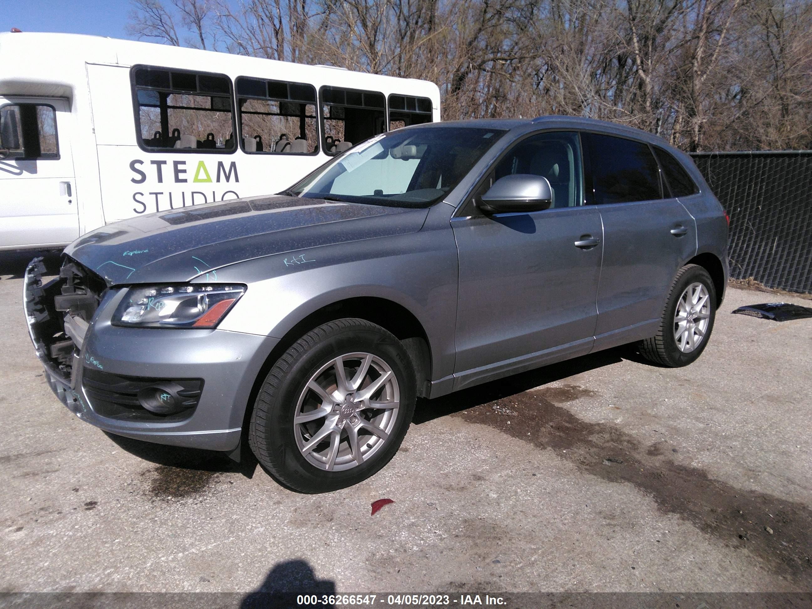 Photo 1 VIN: WA1LKAFP9AA034686 - AUDI Q5 