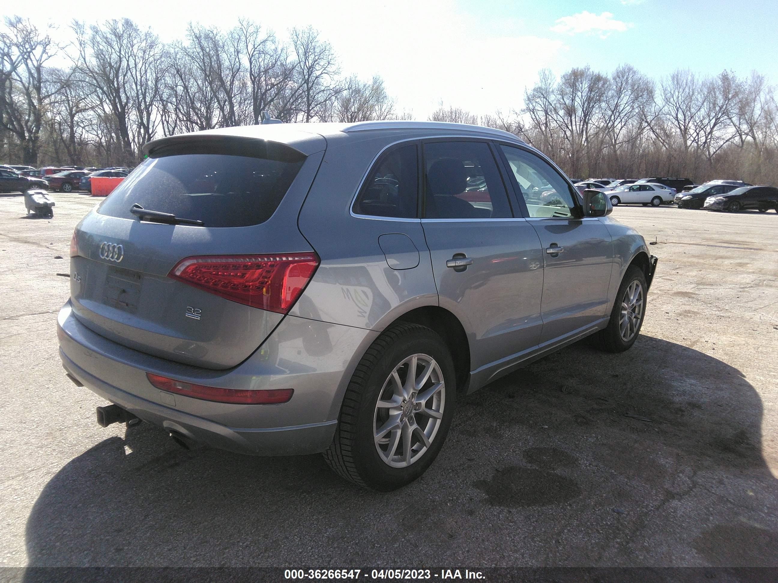 Photo 3 VIN: WA1LKAFP9AA034686 - AUDI Q5 