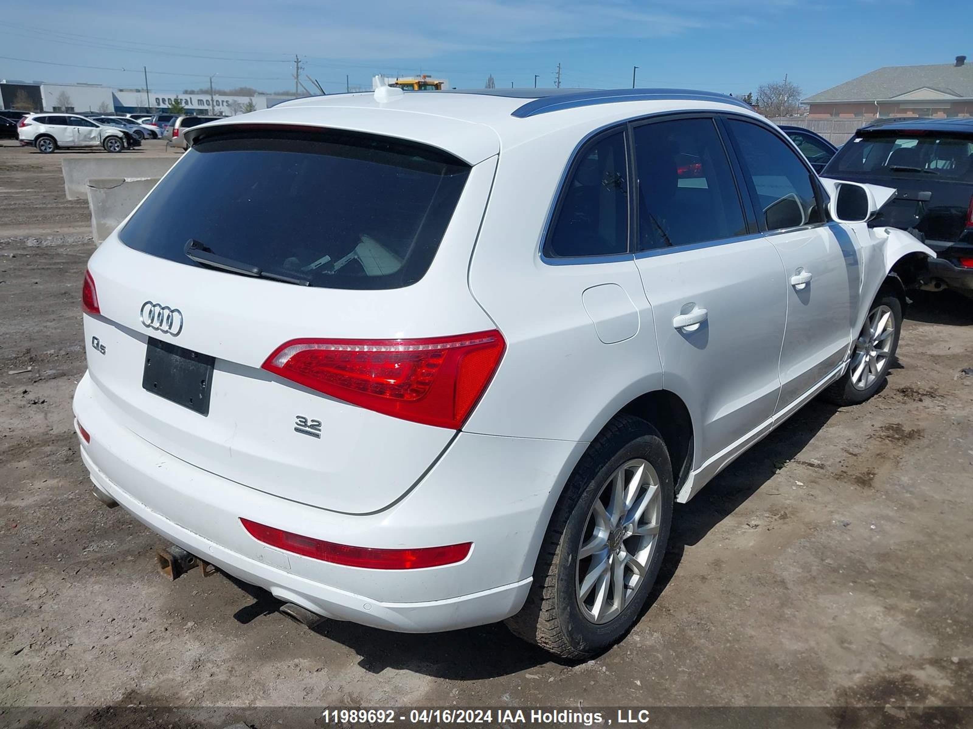 Photo 3 VIN: WA1LKAFP9AA090787 - AUDI Q5 