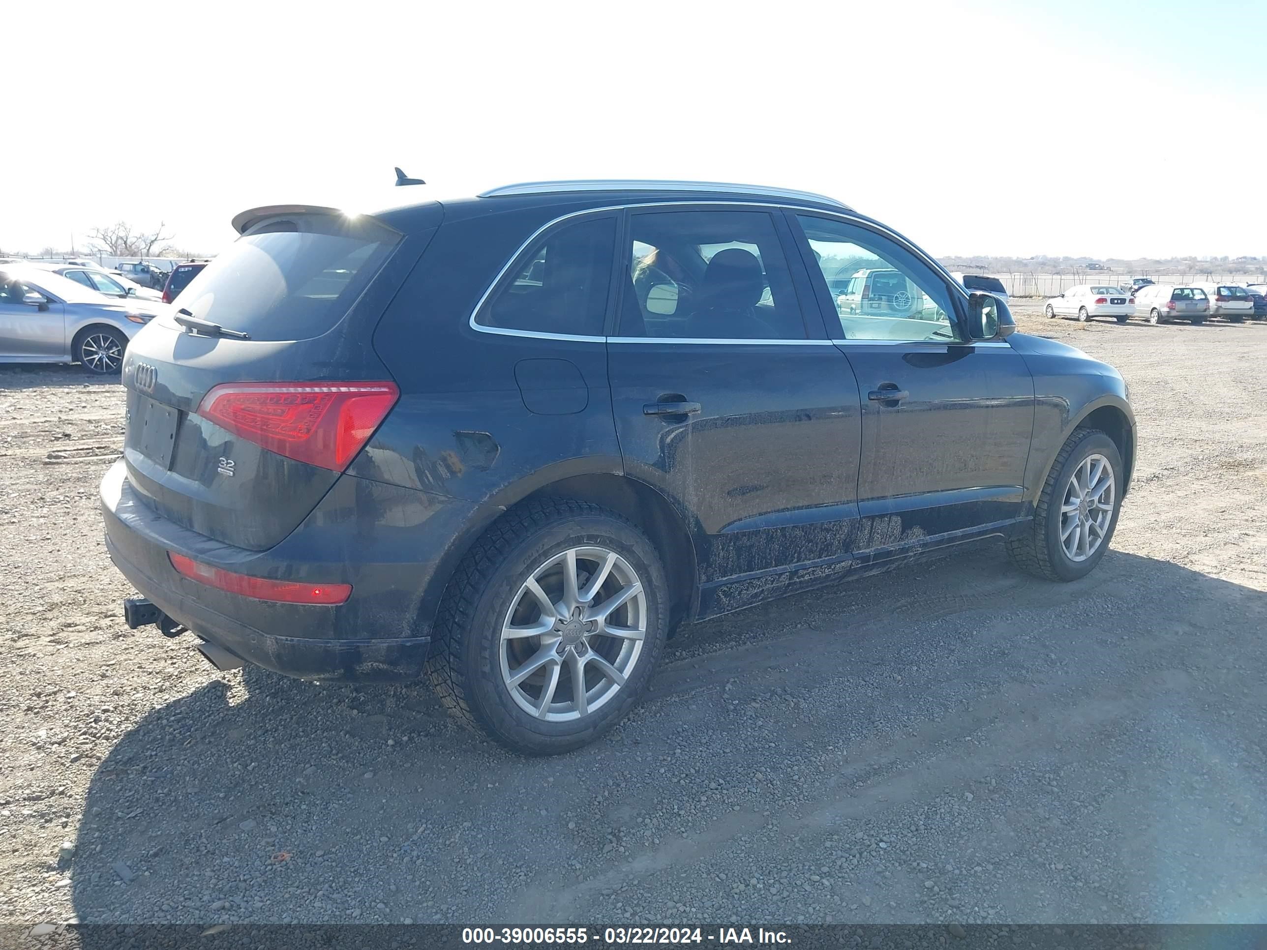 Photo 3 VIN: WA1LKAFP9AA098078 - AUDI Q5 