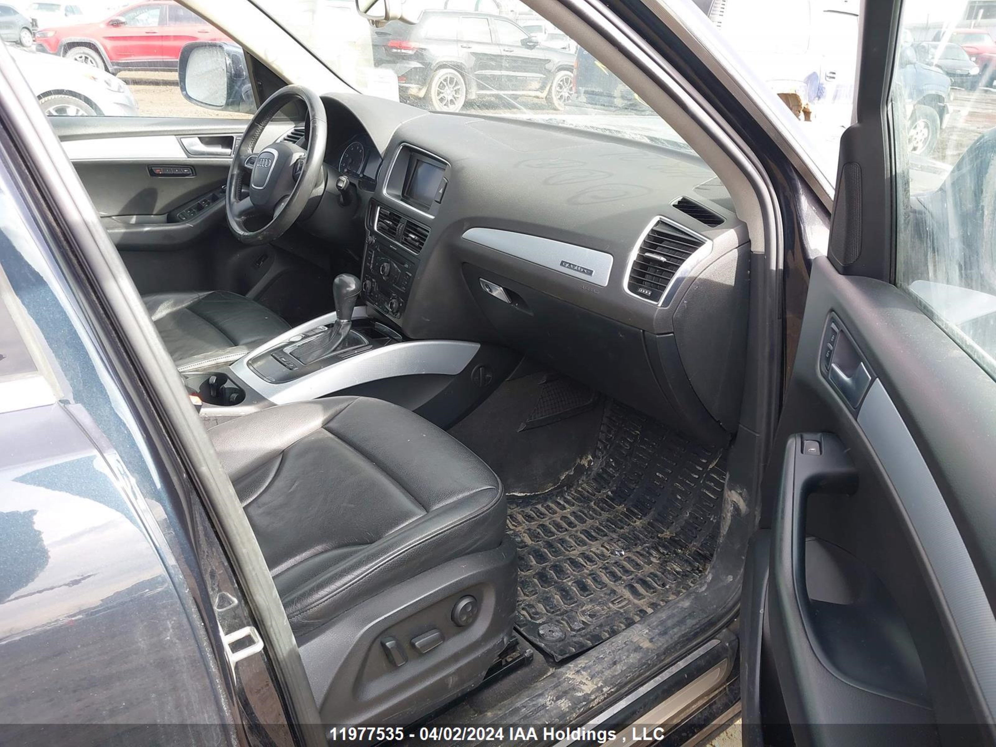 Photo 4 VIN: WA1LKCFP0CA061192 - AUDI Q5 