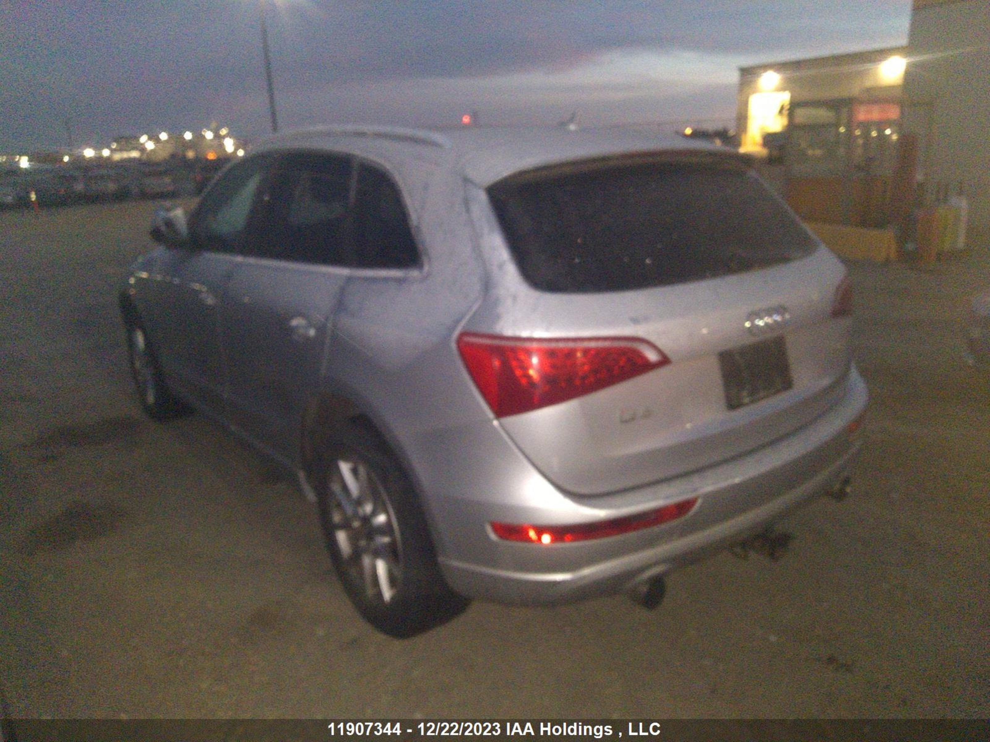 Photo 2 VIN: WA1LKCFP3AA042715 - AUDI Q5 