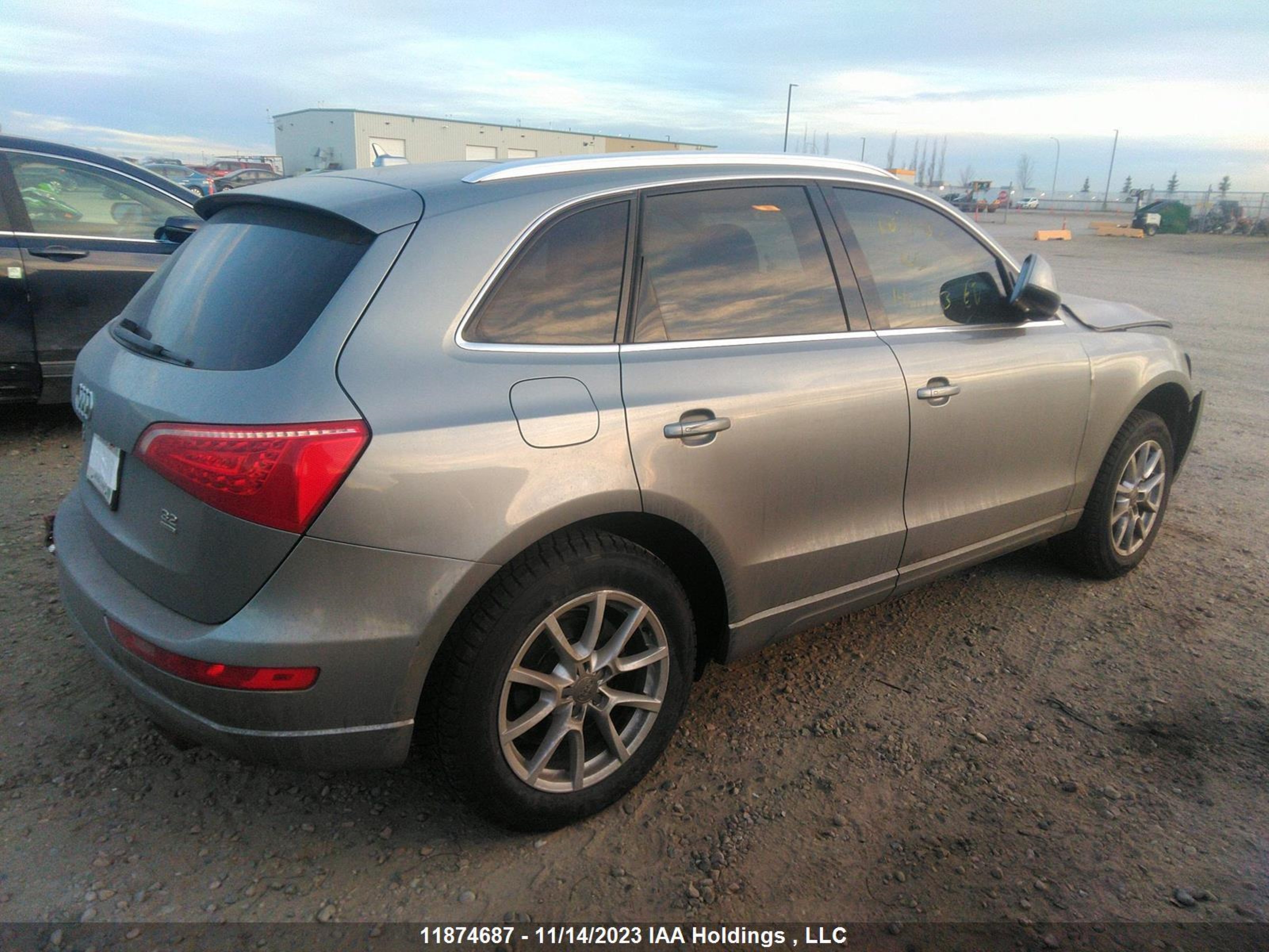 Photo 3 VIN: WA1LKCFP8AA095510 - AUDI Q5 