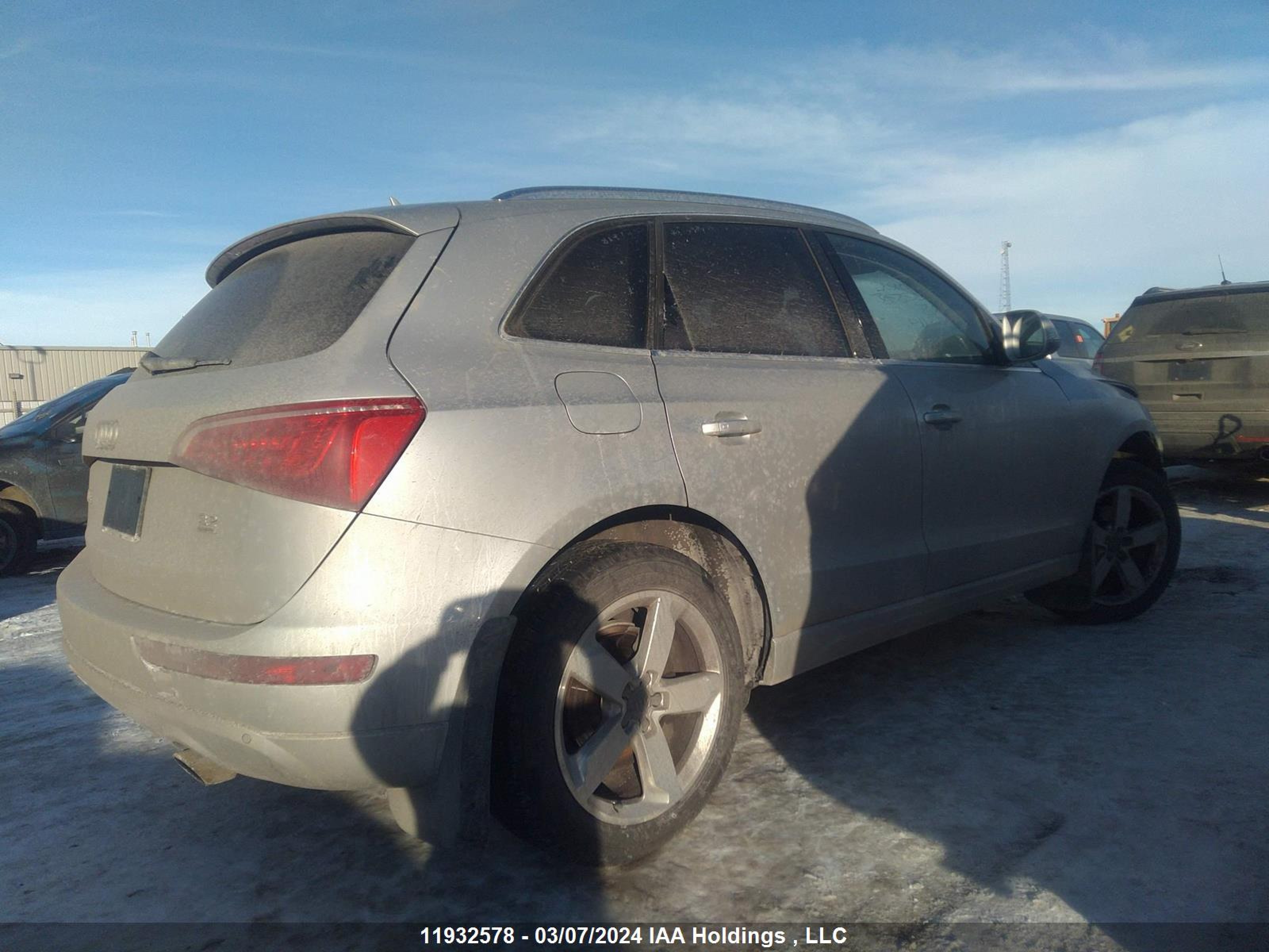 Photo 3 VIN: WA1LKCFP9AA033114 - AUDI Q5 