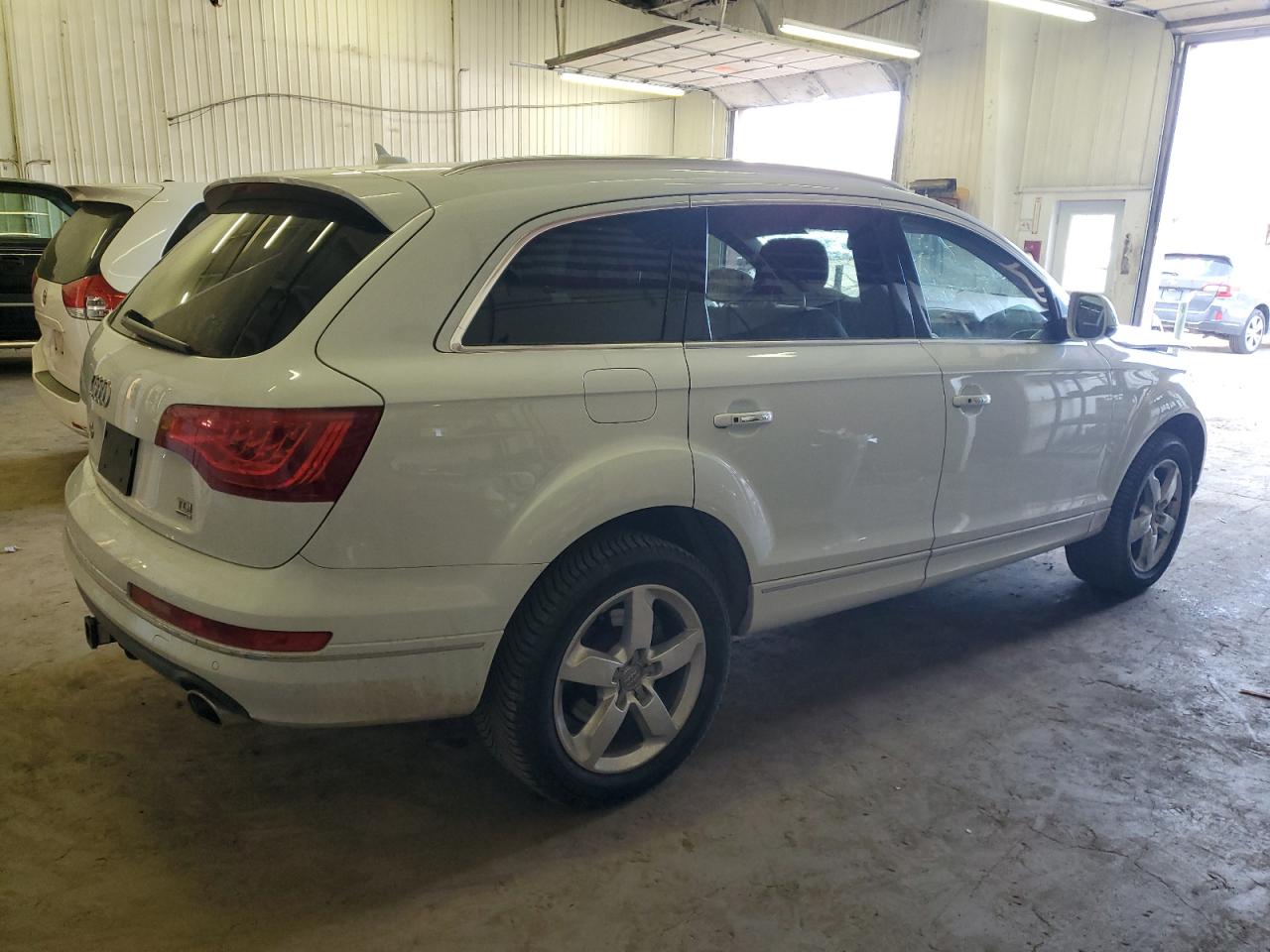 Photo 2 VIN: WA1LMAFE1ED018558 - AUDI Q7 