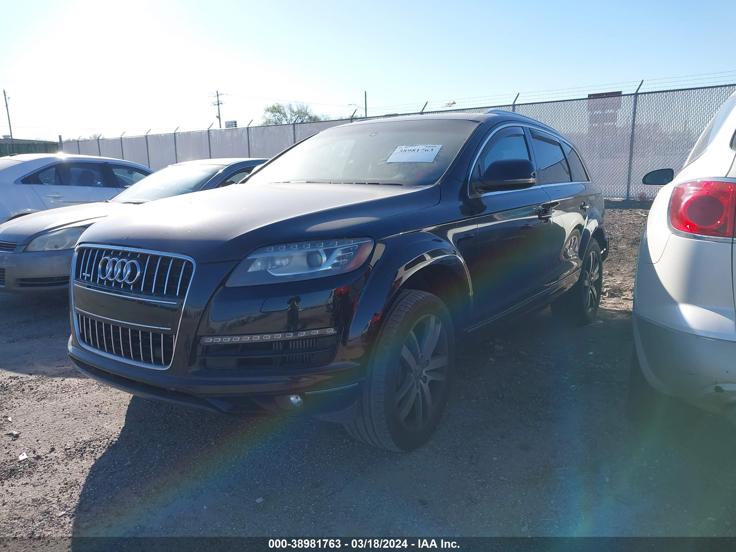 Photo 1 VIN: WA1LMAFE2AD001827 - AUDI Q7 