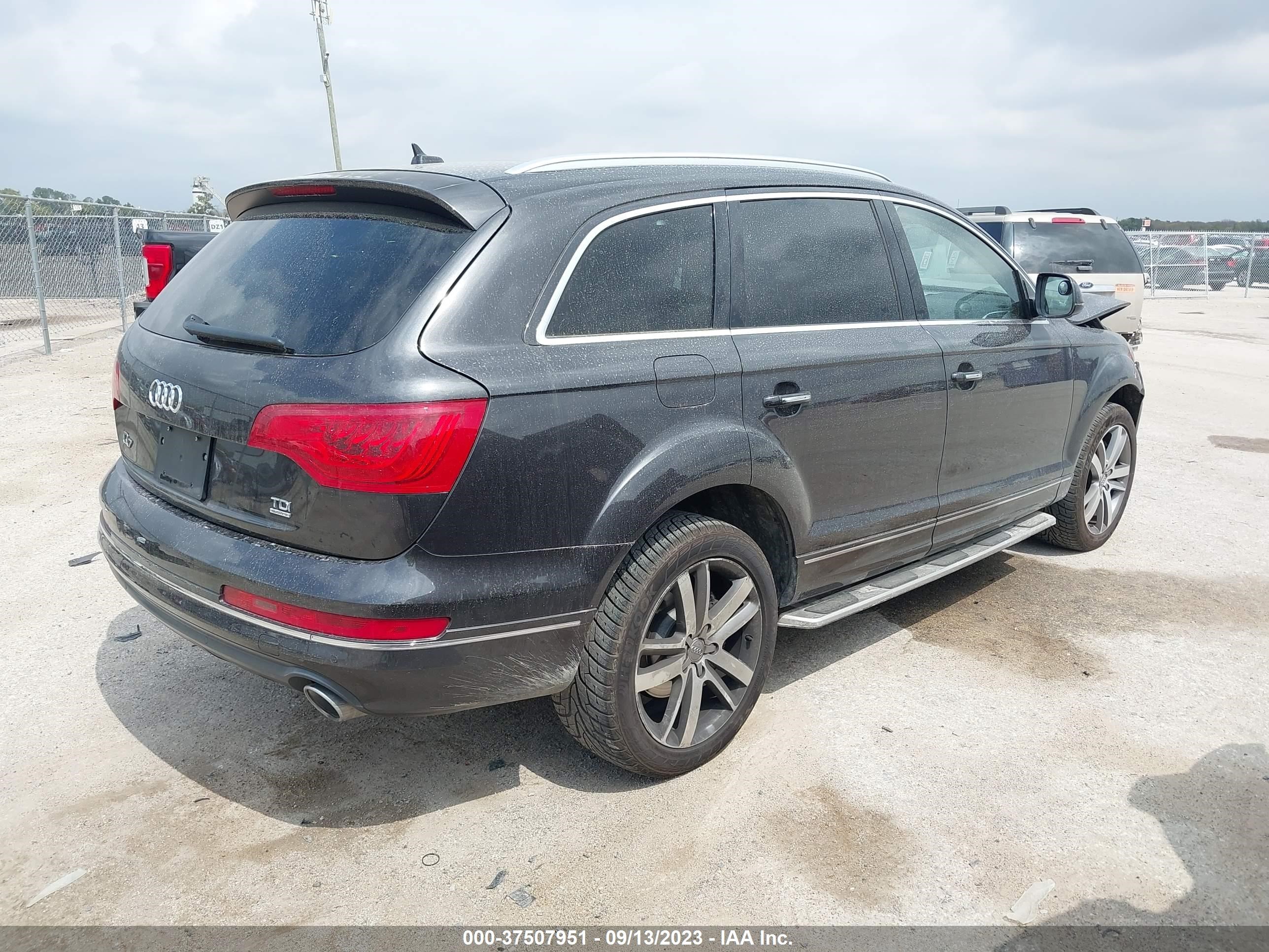 Photo 3 VIN: WA1LMAFE7CD009165 - AUDI Q7 