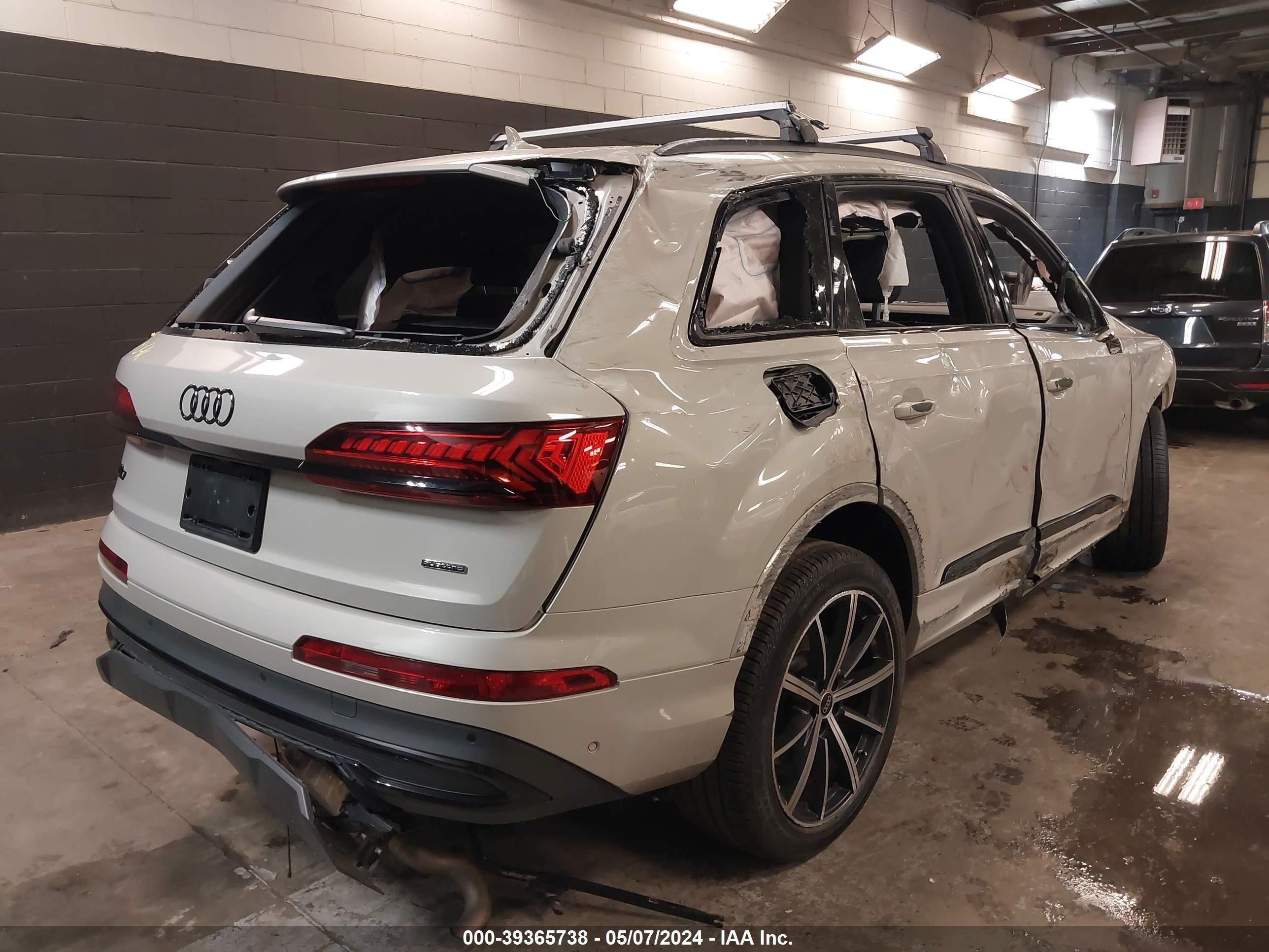 Photo 3 VIN: WA1LXBF71PD017251 - AUDI Q7 