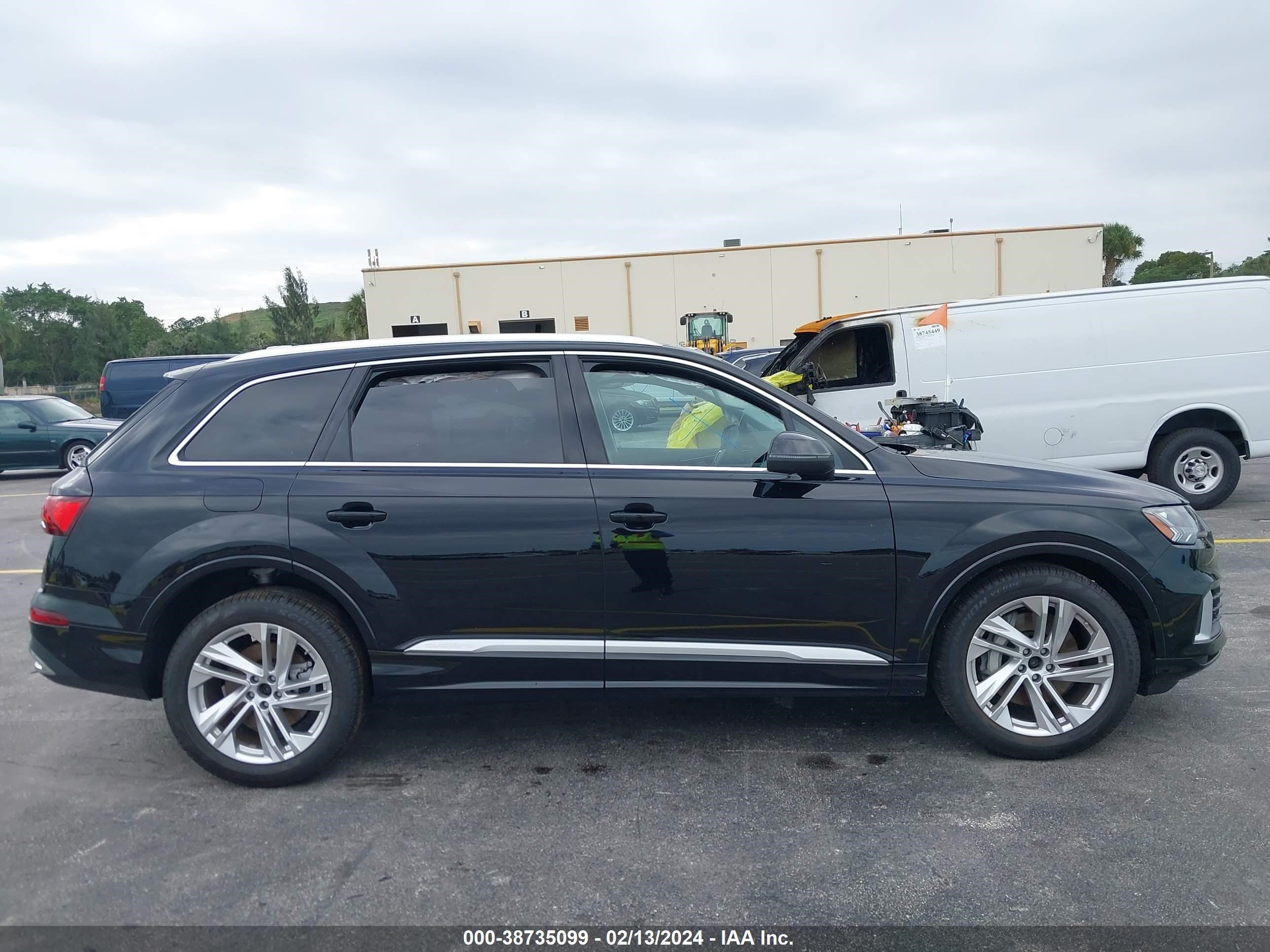 Photo 12 VIN: WA1LXBF78RD005729 - AUDI Q7 