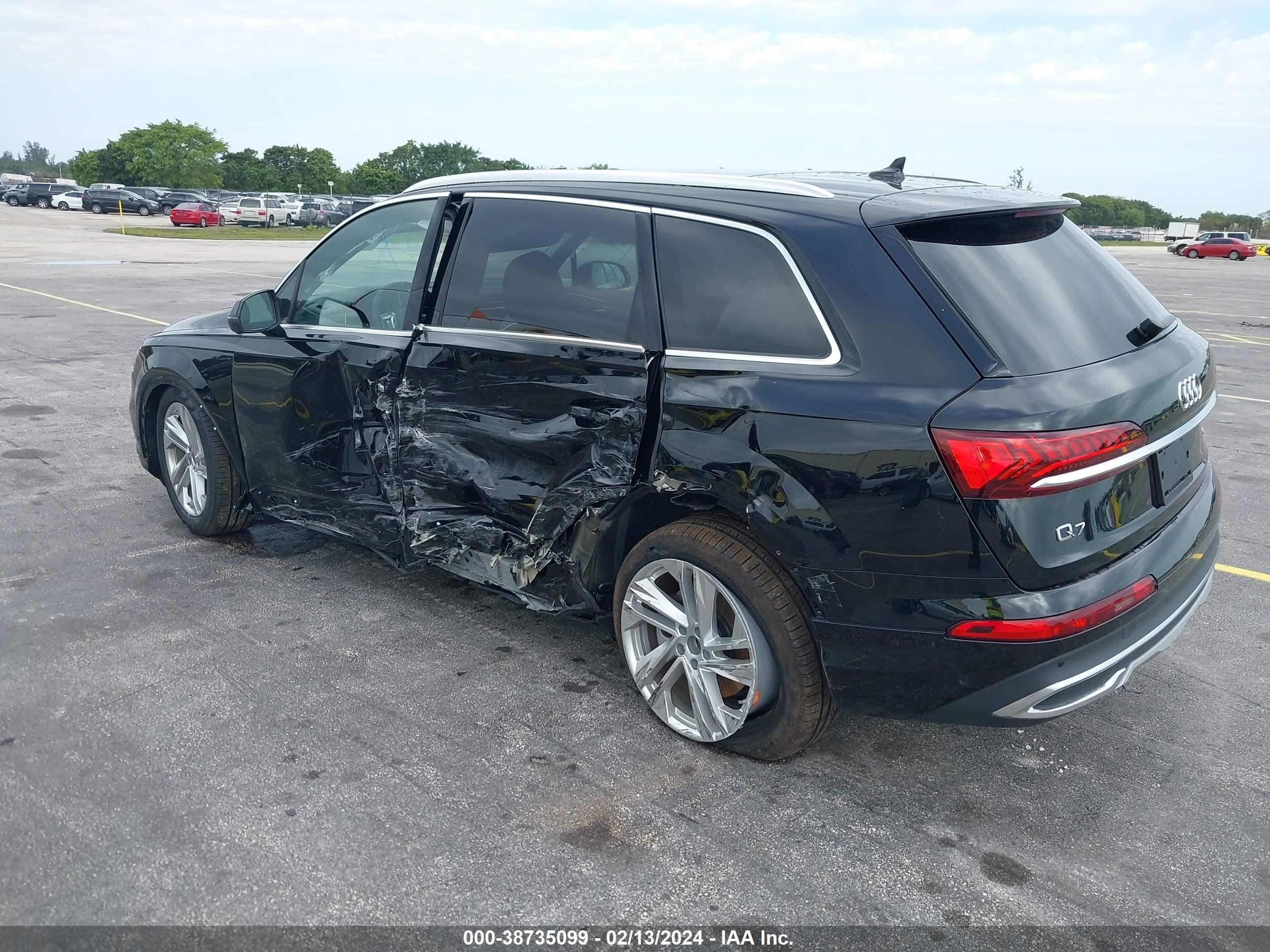 Photo 2 VIN: WA1LXBF78RD005729 - AUDI Q7 