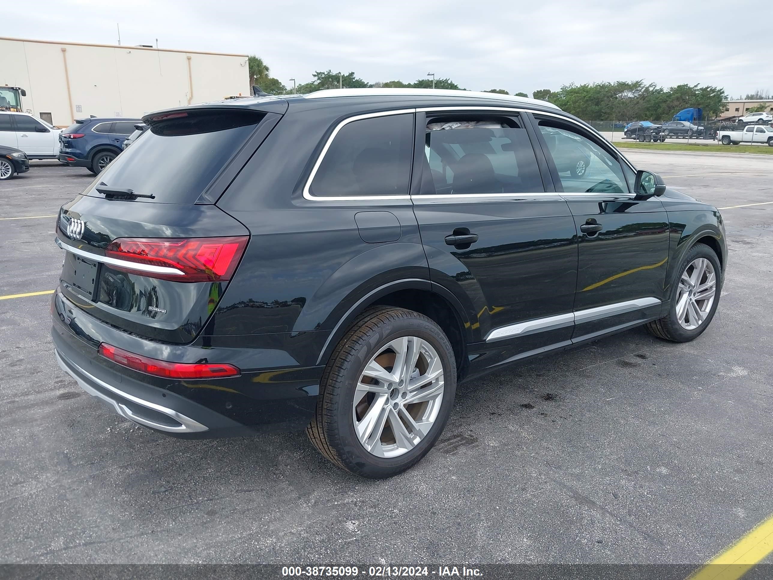 Photo 3 VIN: WA1LXBF78RD005729 - AUDI Q7 