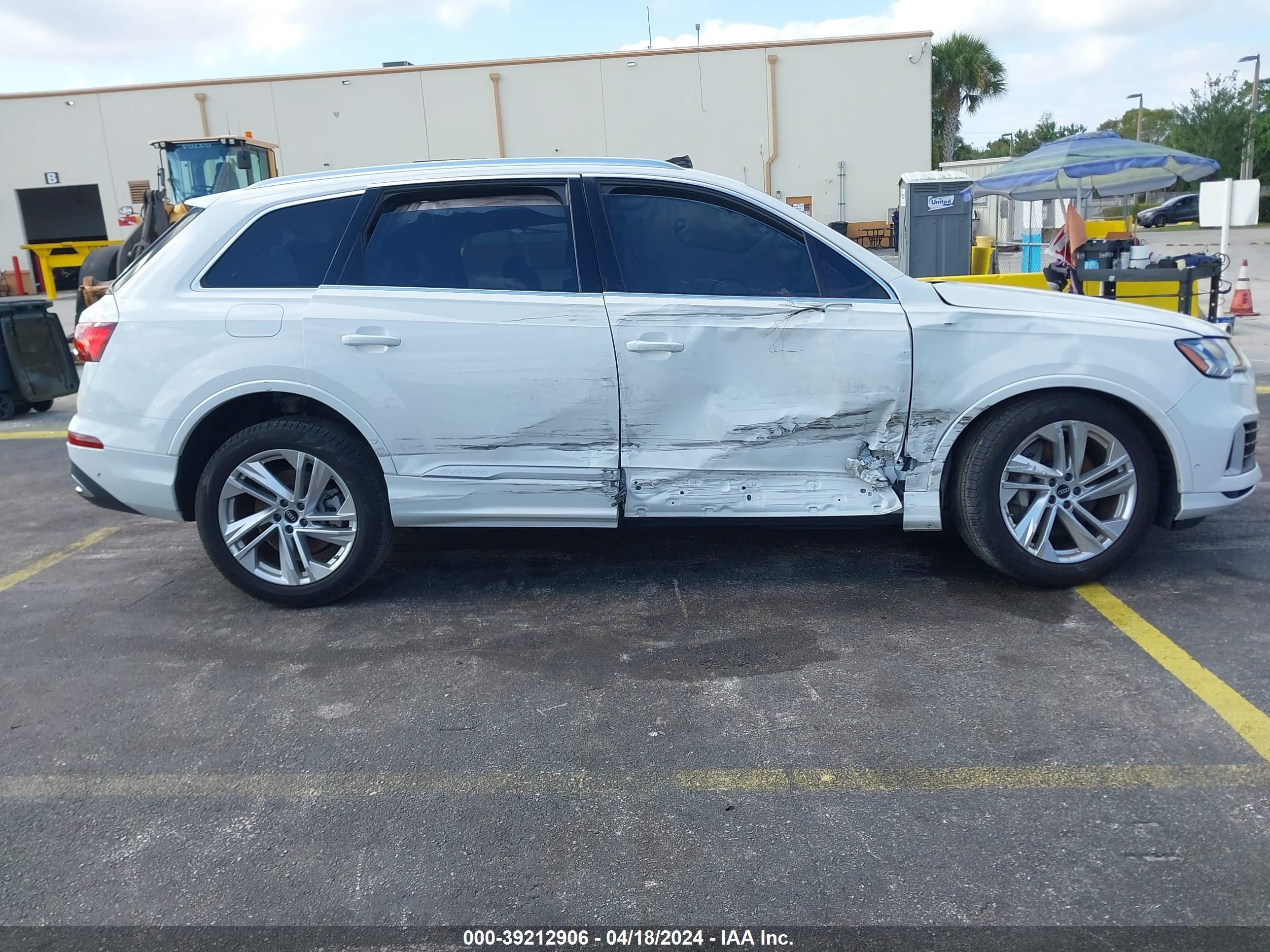 Photo 12 VIN: WA1LXBF79PD011293 - AUDI Q7 