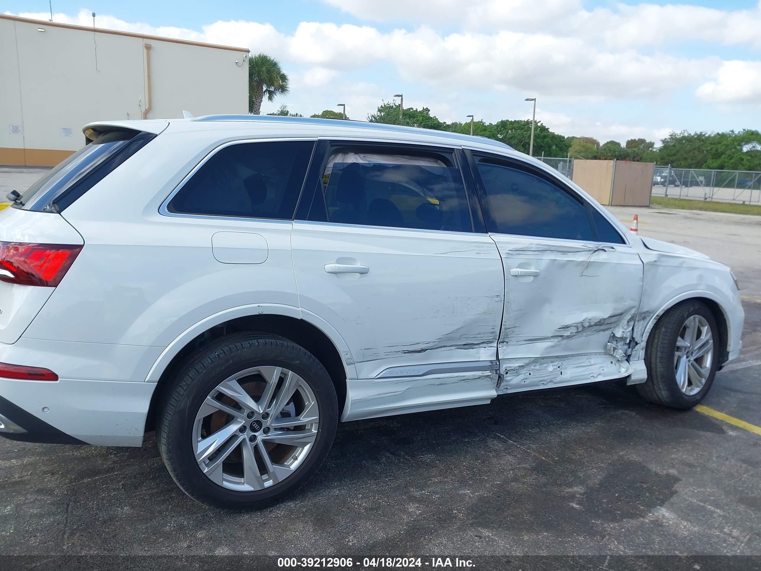 Photo 5 VIN: WA1LXBF79PD011293 - AUDI Q7 