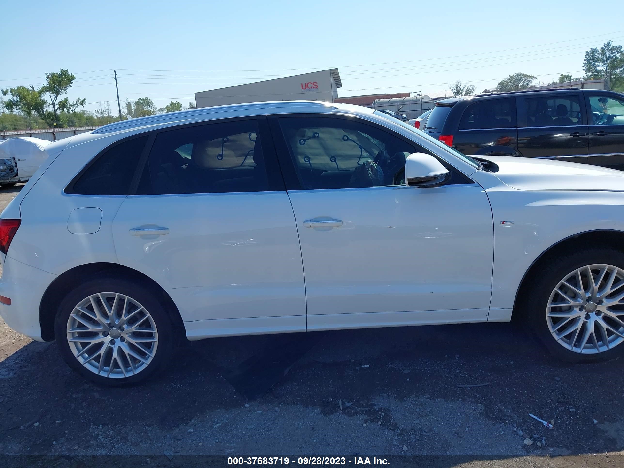 Photo 12 VIN: WA1M2AFP3HA074910 - AUDI Q5 