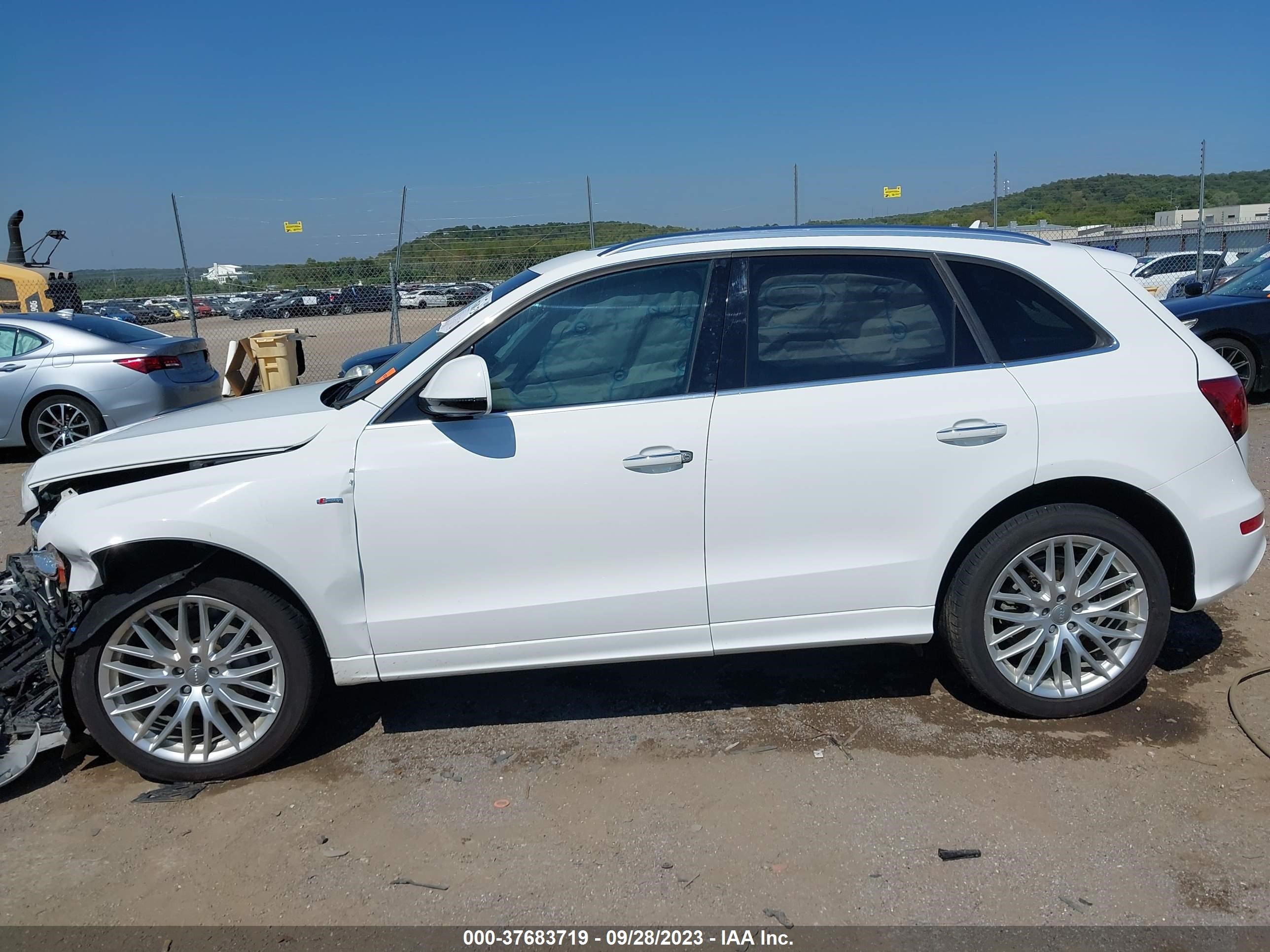 Photo 13 VIN: WA1M2AFP3HA074910 - AUDI Q5 