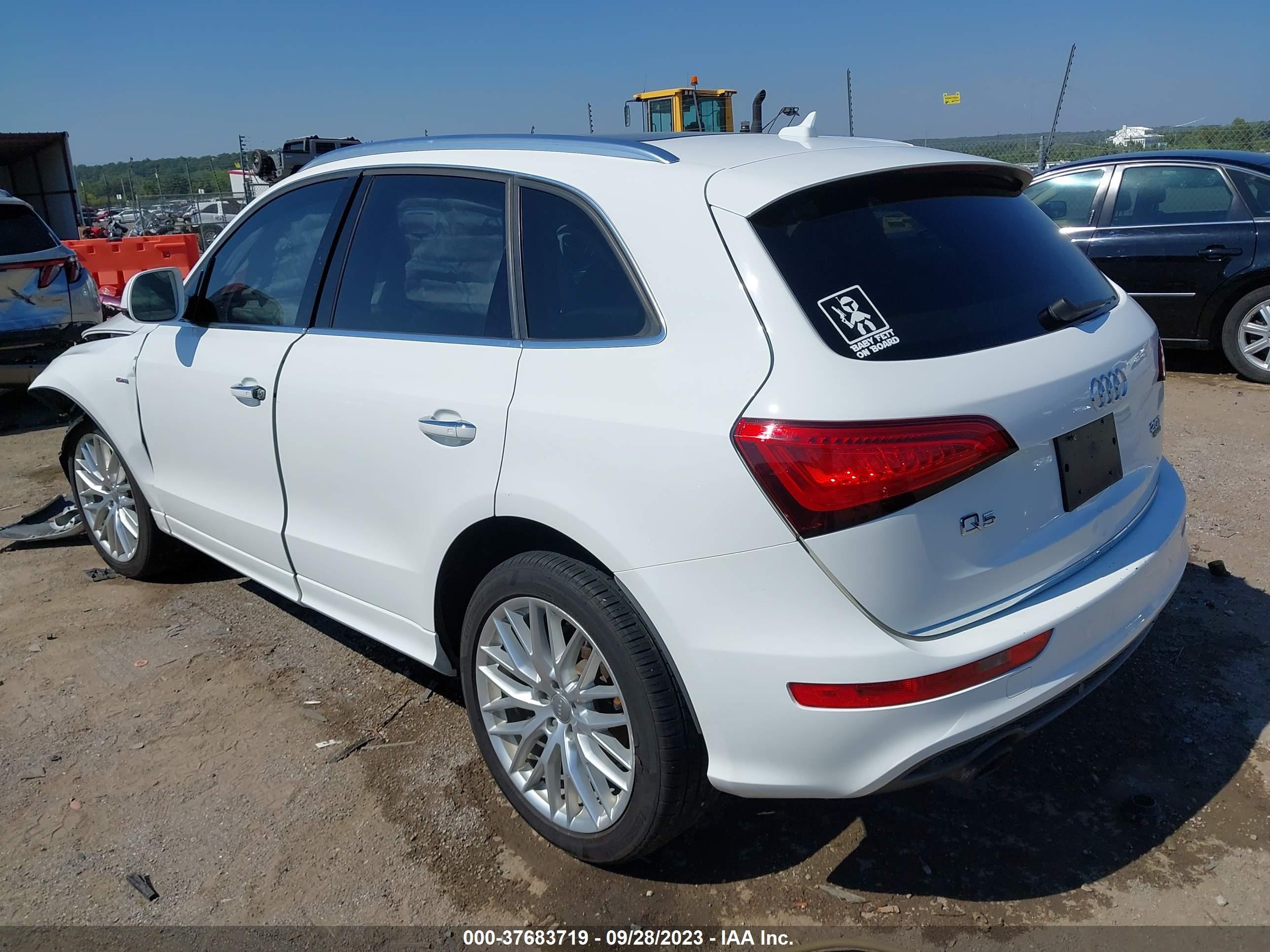 Photo 2 VIN: WA1M2AFP3HA074910 - AUDI Q5 