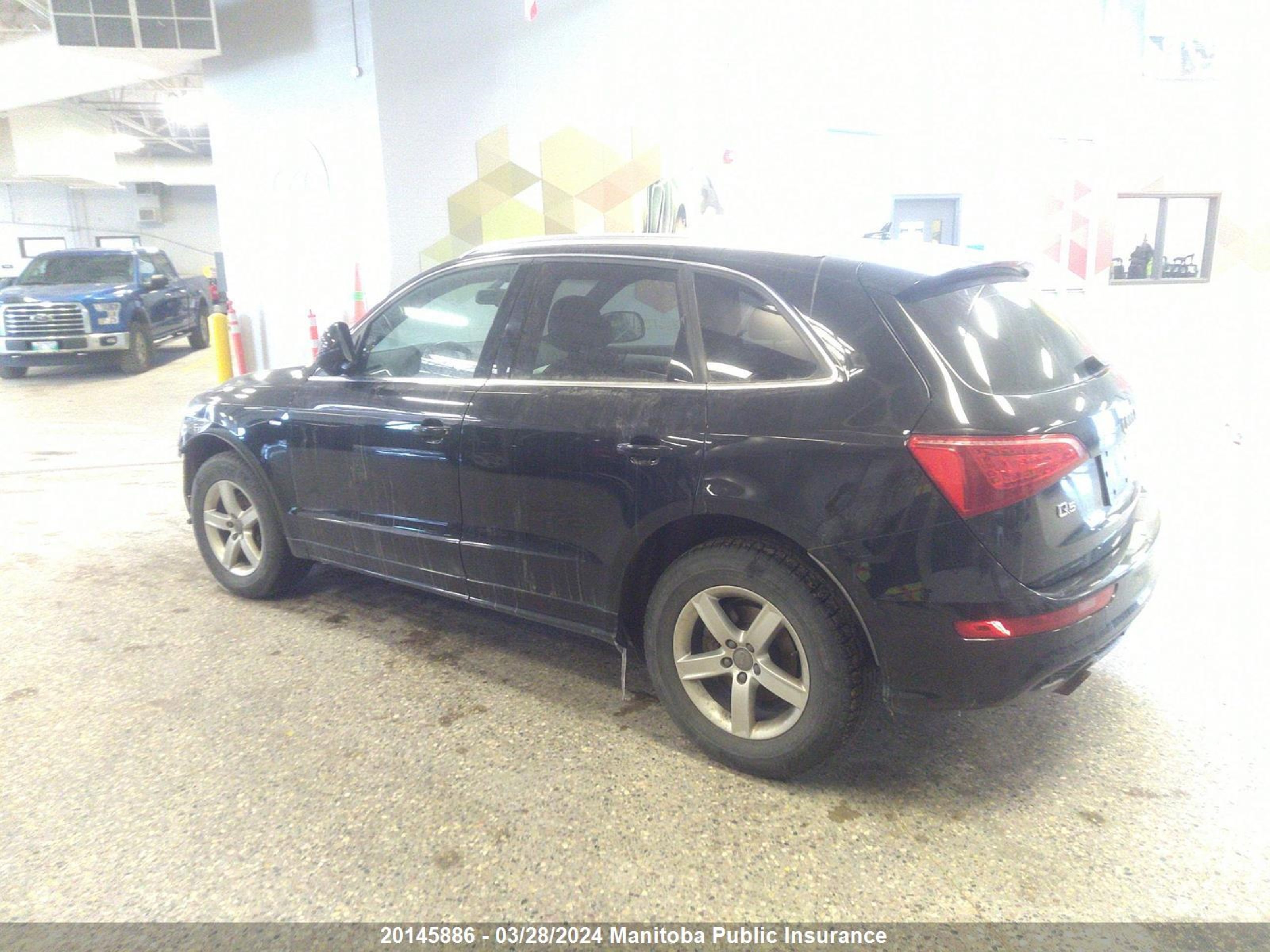 Photo 2 VIN: WA1MKCFP0BA046615 - AUDI Q5 