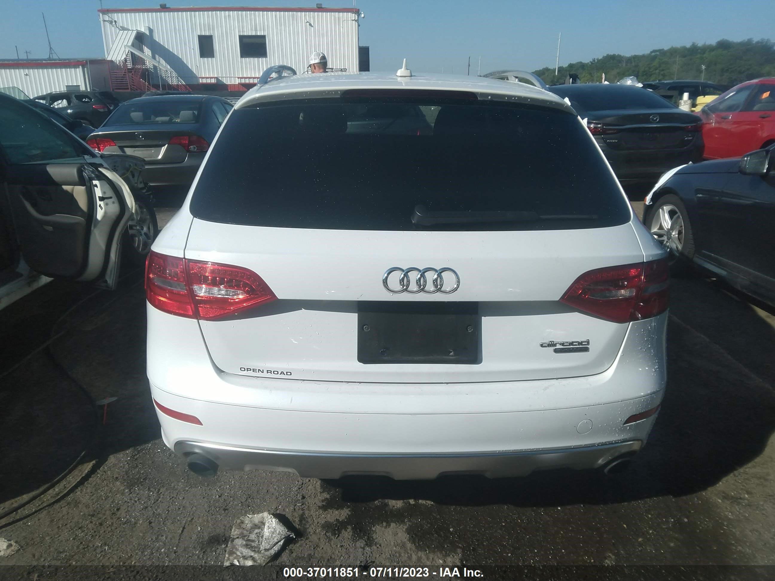 Photo 16 VIN: WA1TFAFL3GA015013 - AUDI A4 