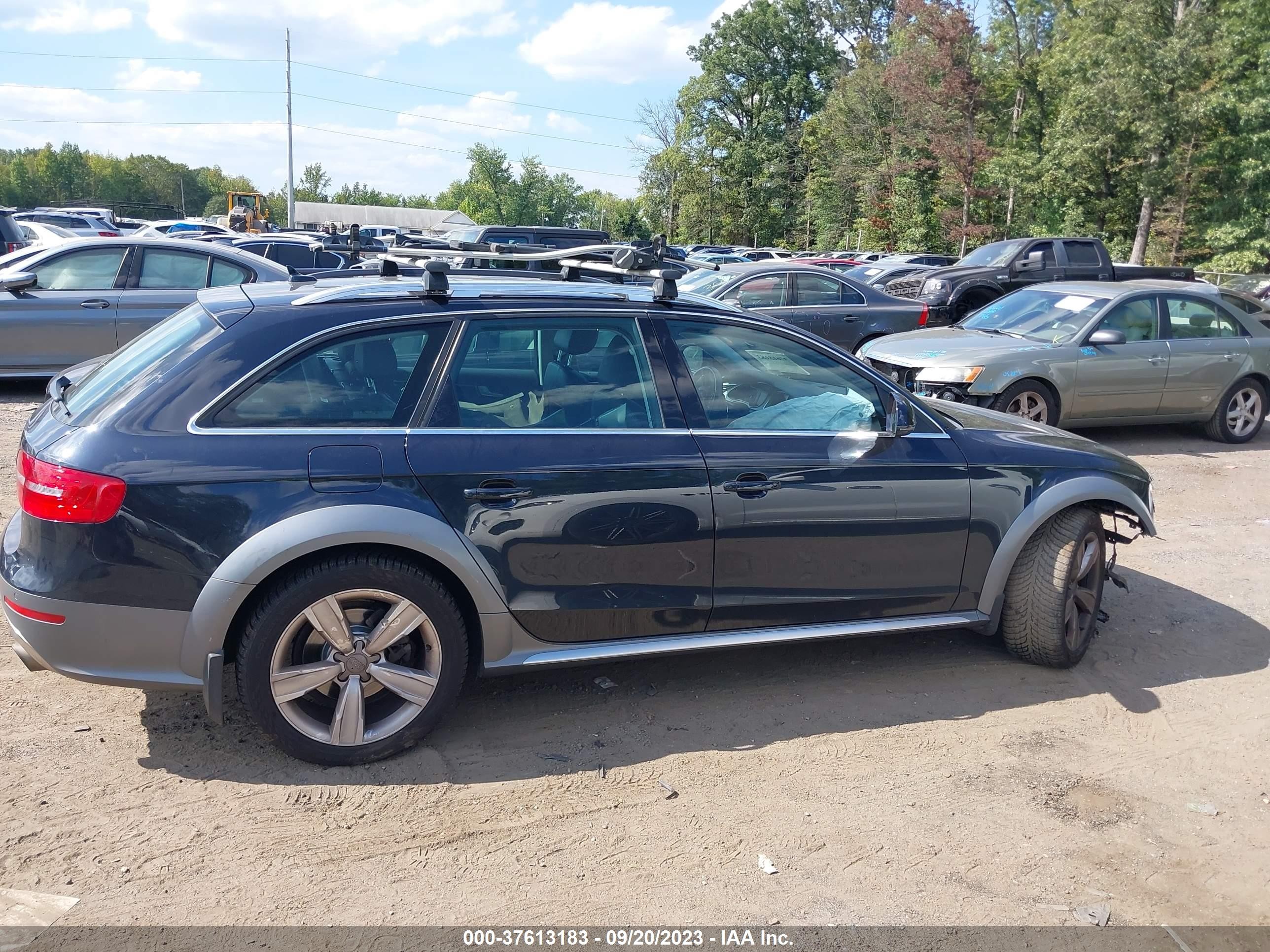 Photo 12 VIN: WA1UFAFL1EA018137 - AUDI ALLROAD 