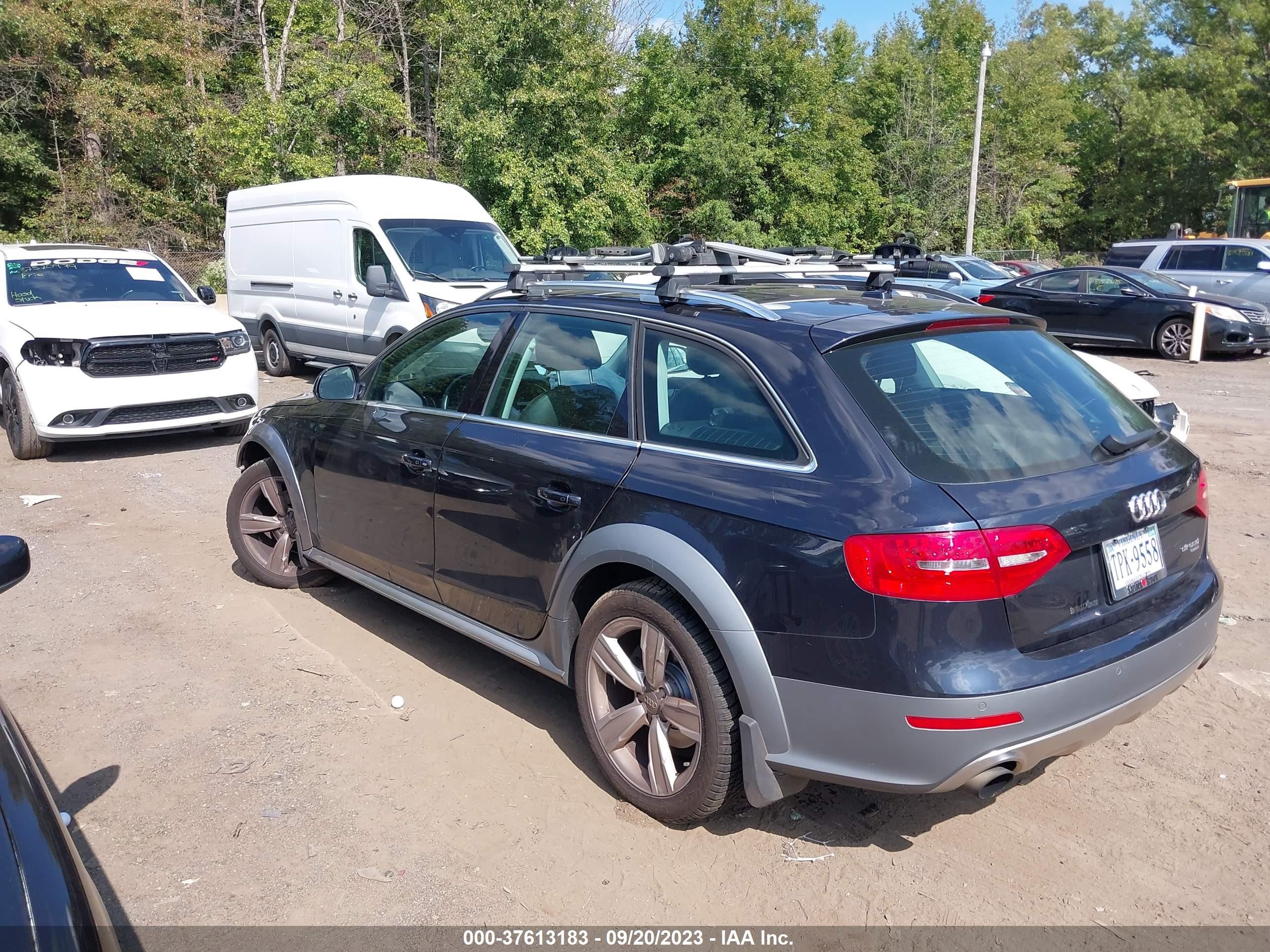 Photo 2 VIN: WA1UFAFL1EA018137 - AUDI ALLROAD 