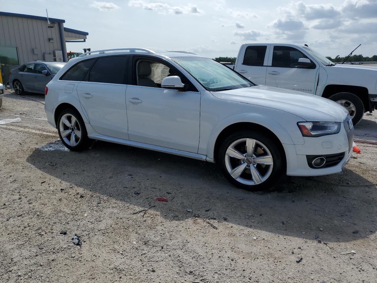 Photo 3 VIN: WA1UFAFL3FA113526 - AUDI A4 