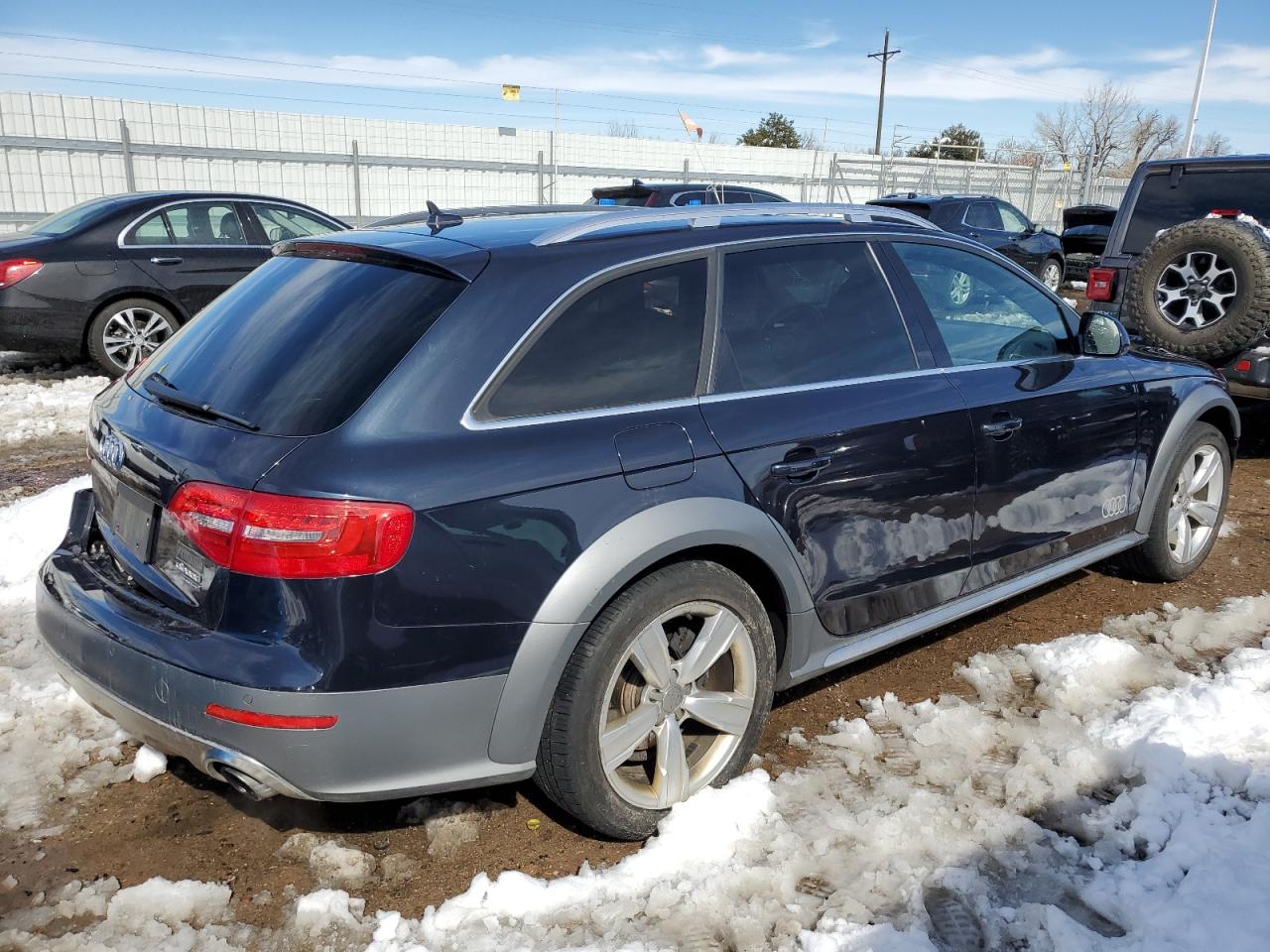 Photo 2 VIN: WA1UFAFL3FA118273 - AUDI A4 