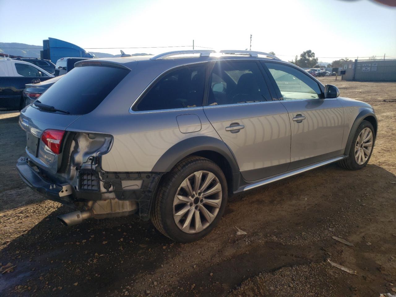 Photo 2 VIN: WA1UFAFL4GA015980 - AUDI A4 