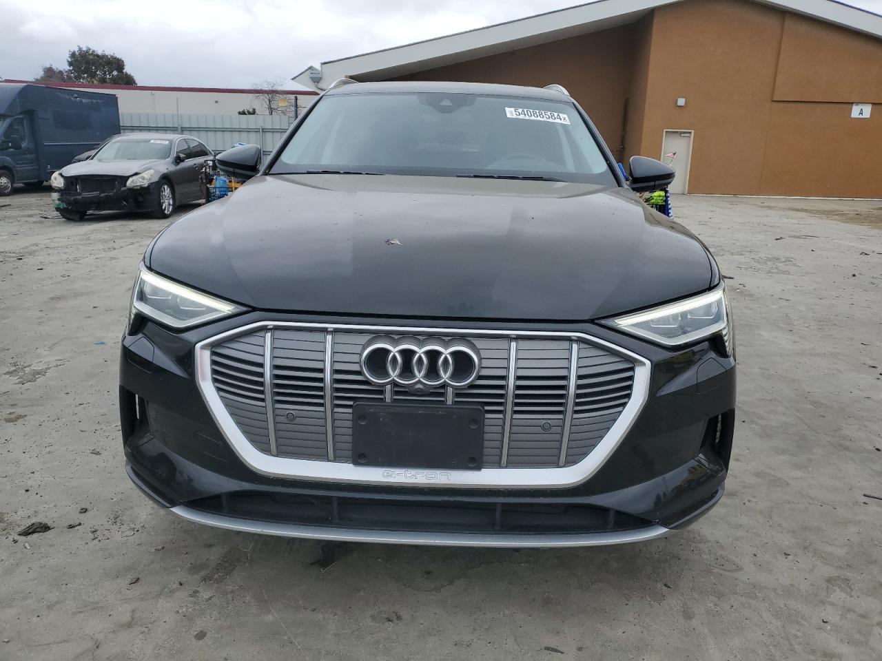 Photo 4 VIN: WA1VABGE3KB023760 - AUDI E-TRON 