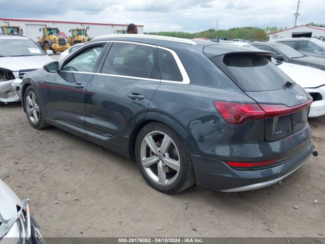 Photo 2 VIN: WA1VABGE6KB020156 - AUDI E-TRON 